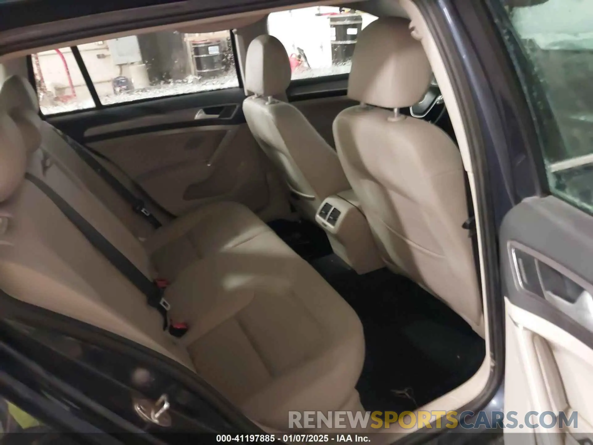 8 fotografías del automóvil dañado 3VWH17AU7KM513463 VOLKSWAGEN GOLF ALLTRACK 2019