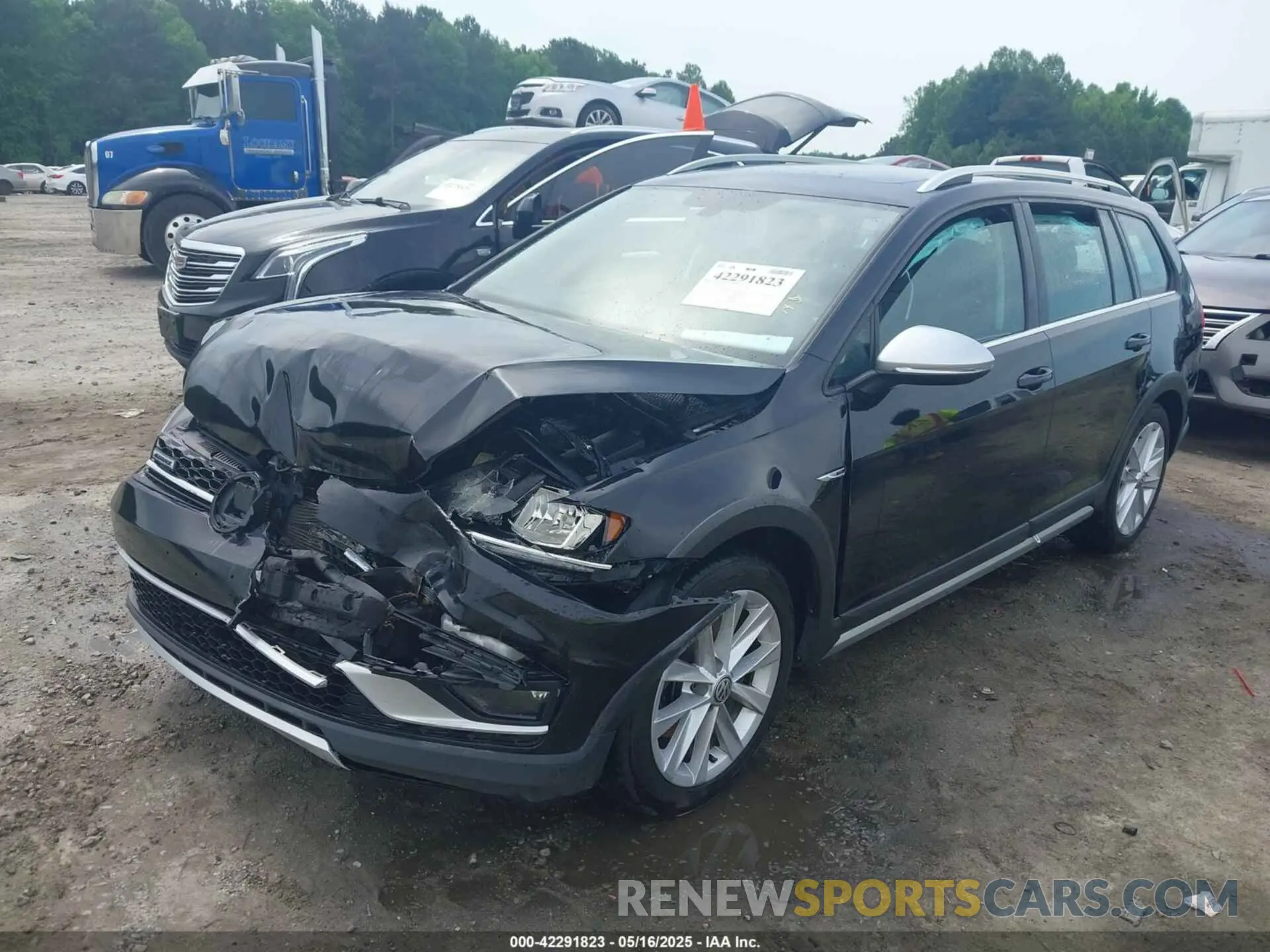 2 fotografías del automóvil dañado 3VWH17AU9KM516123 VOLKSWAGEN GOLF ALLTRACK 2019