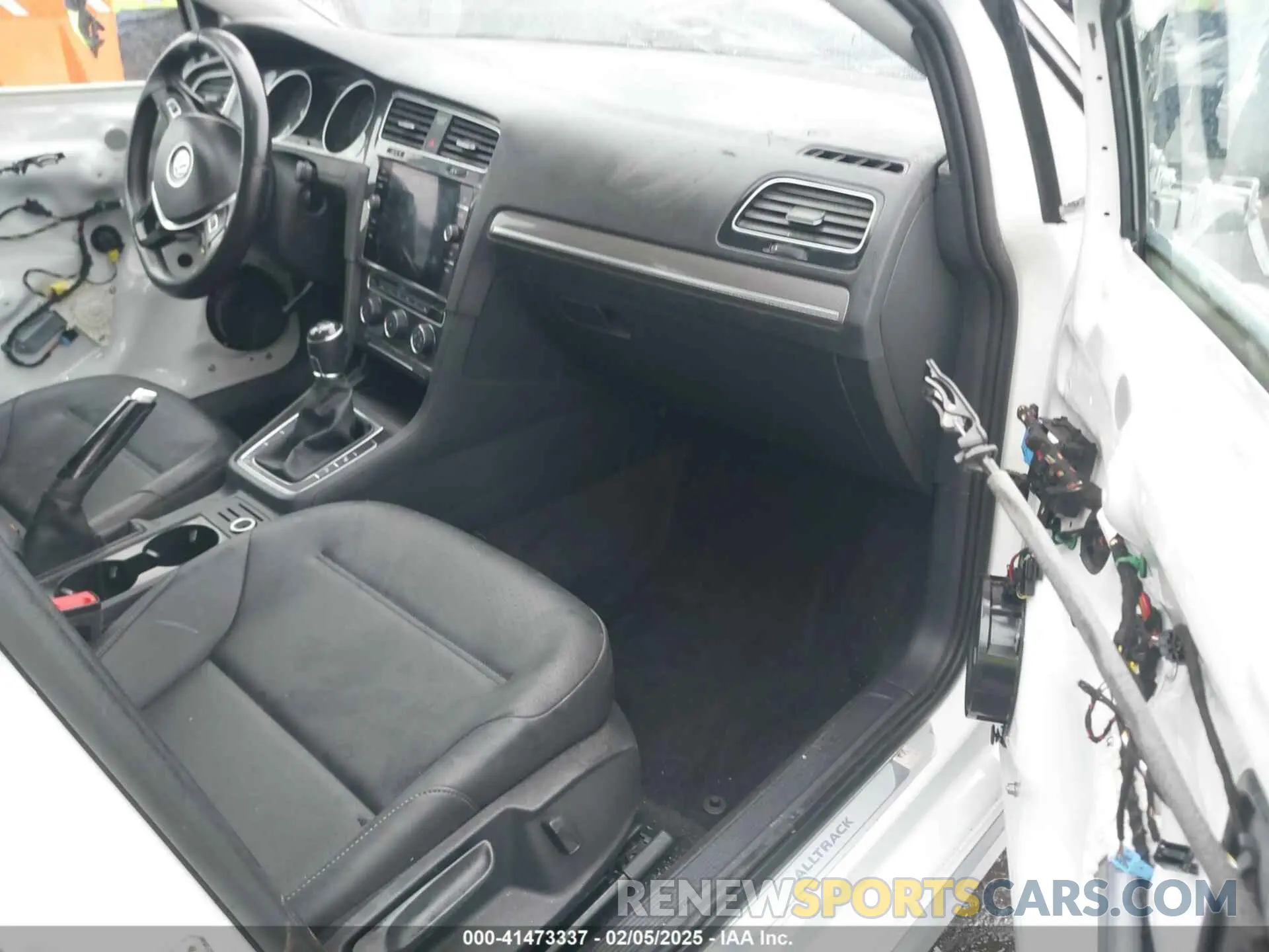 5 fotografías del automóvil dañado 3VWM17AU8KM506701 VOLKSWAGEN GOLF ALLTRACK 2019
