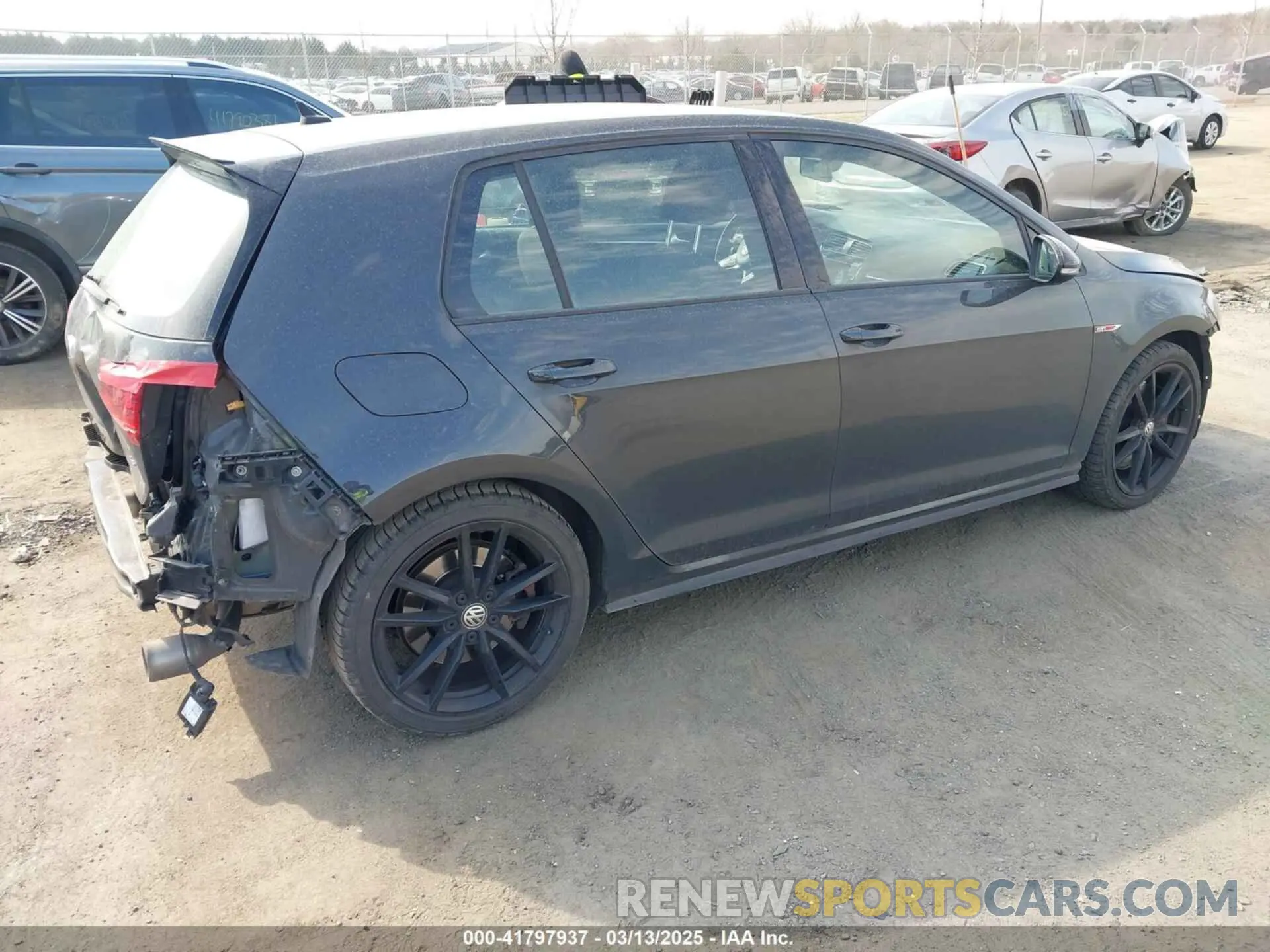 4 fotografías del automóvil dañado 3VW5T7AU3KM005374 VOLKSWAGEN GOLF GTI 2019