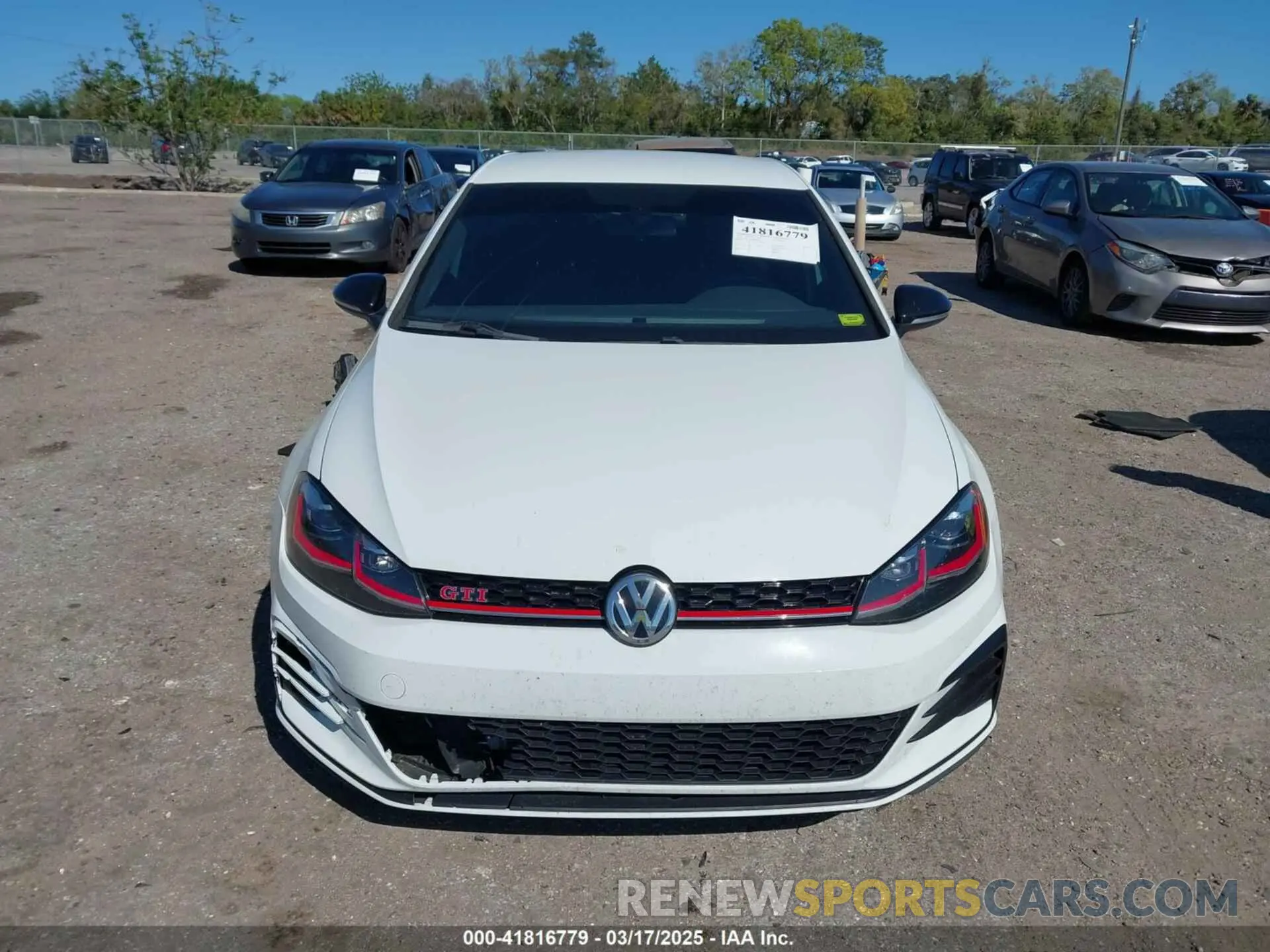 13 fotografías del automóvil dañado 3VW6T7AU2KM016435 VOLKSWAGEN GOLF GTI 2019