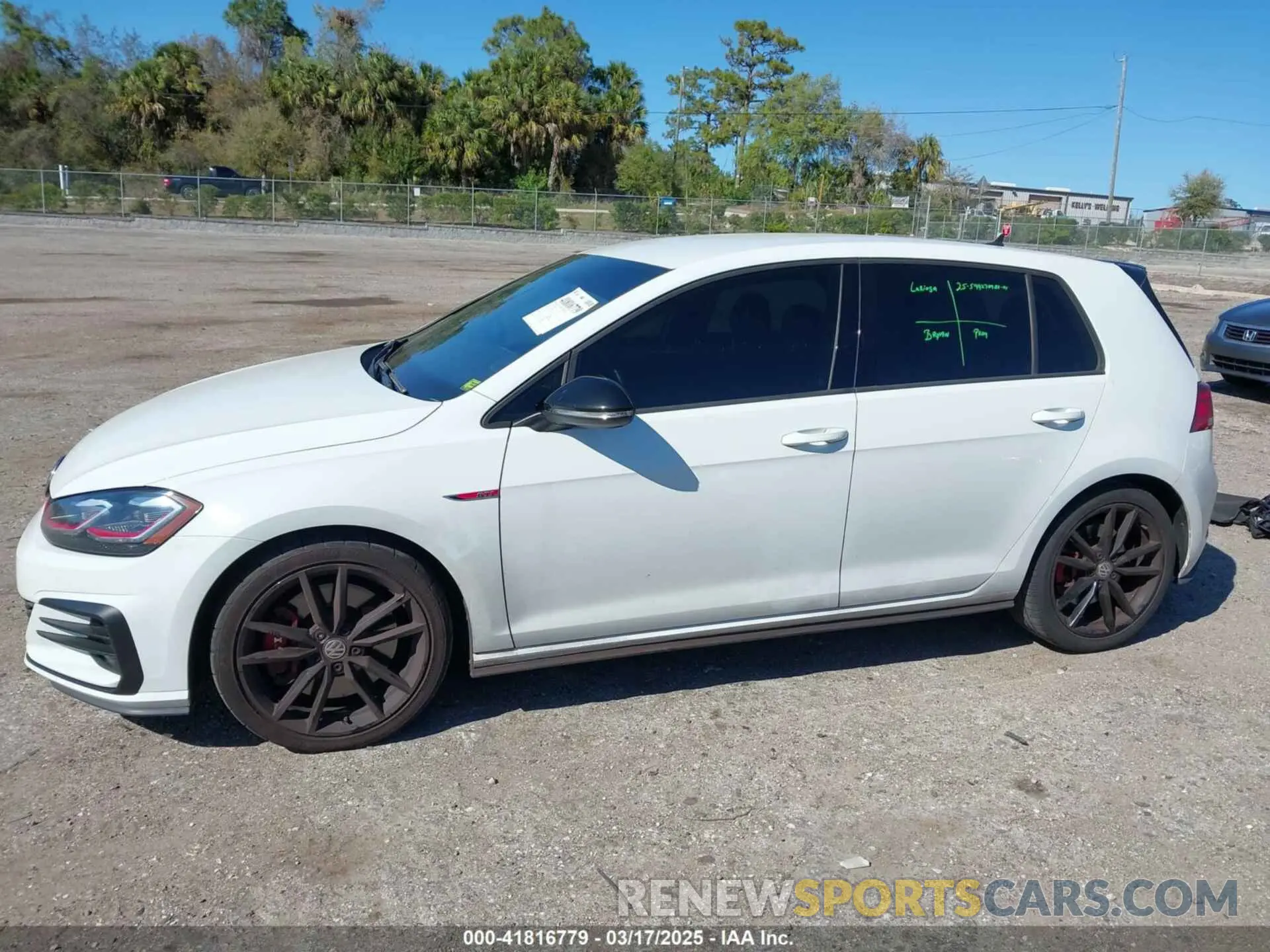 15 fotografías del automóvil dañado 3VW6T7AU2KM016435 VOLKSWAGEN GOLF GTI 2019