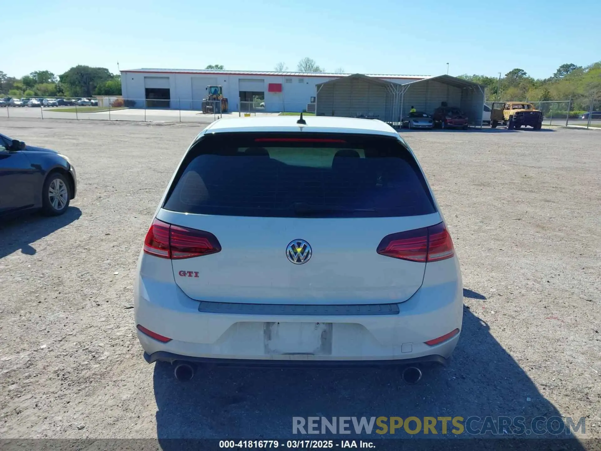 17 fotografías del automóvil dañado 3VW6T7AU2KM016435 VOLKSWAGEN GOLF GTI 2019