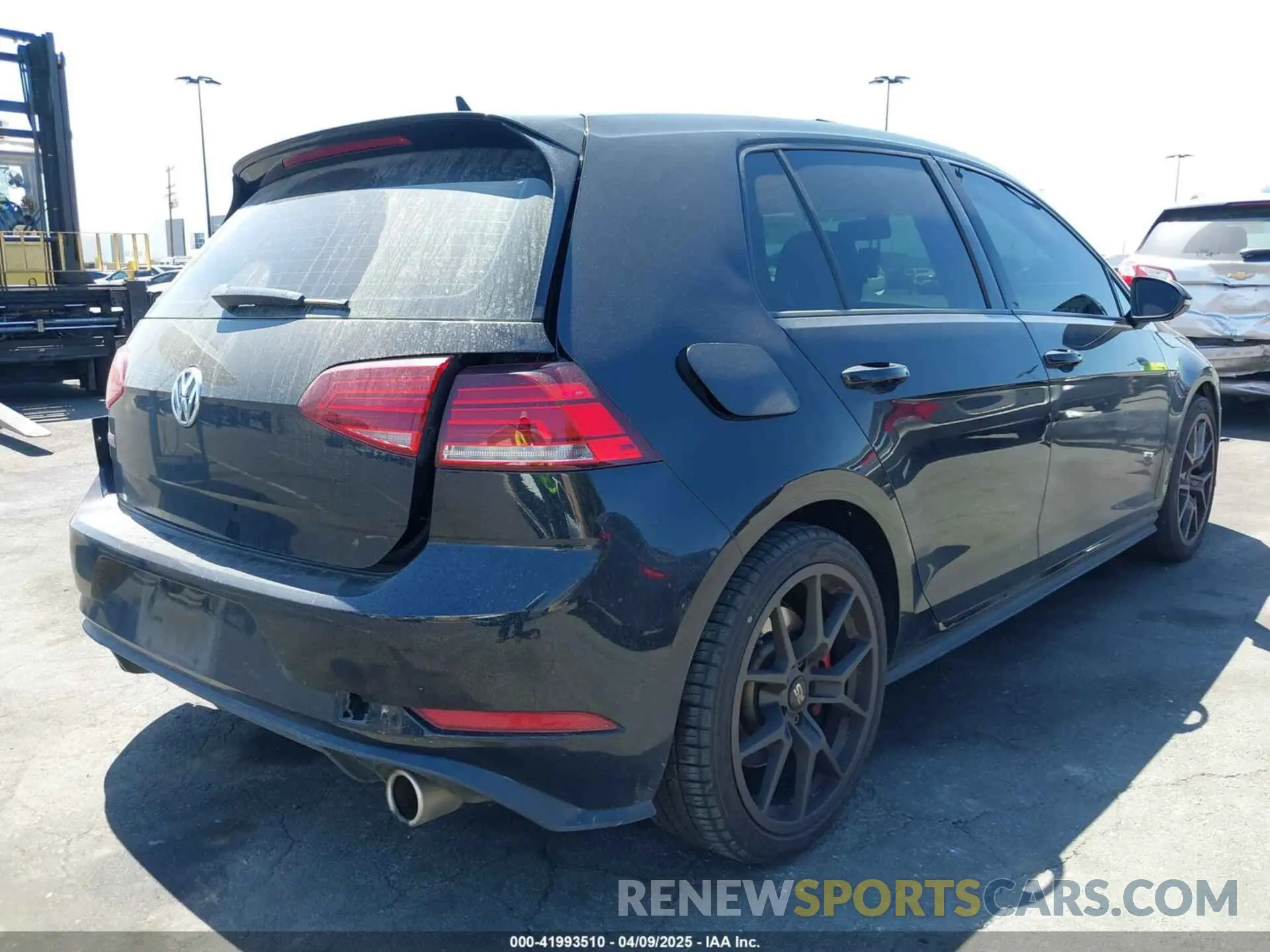 4 fotografías del automóvil dañado 3VW6T7AU6KM016583 VOLKSWAGEN GOLF GTI 2019