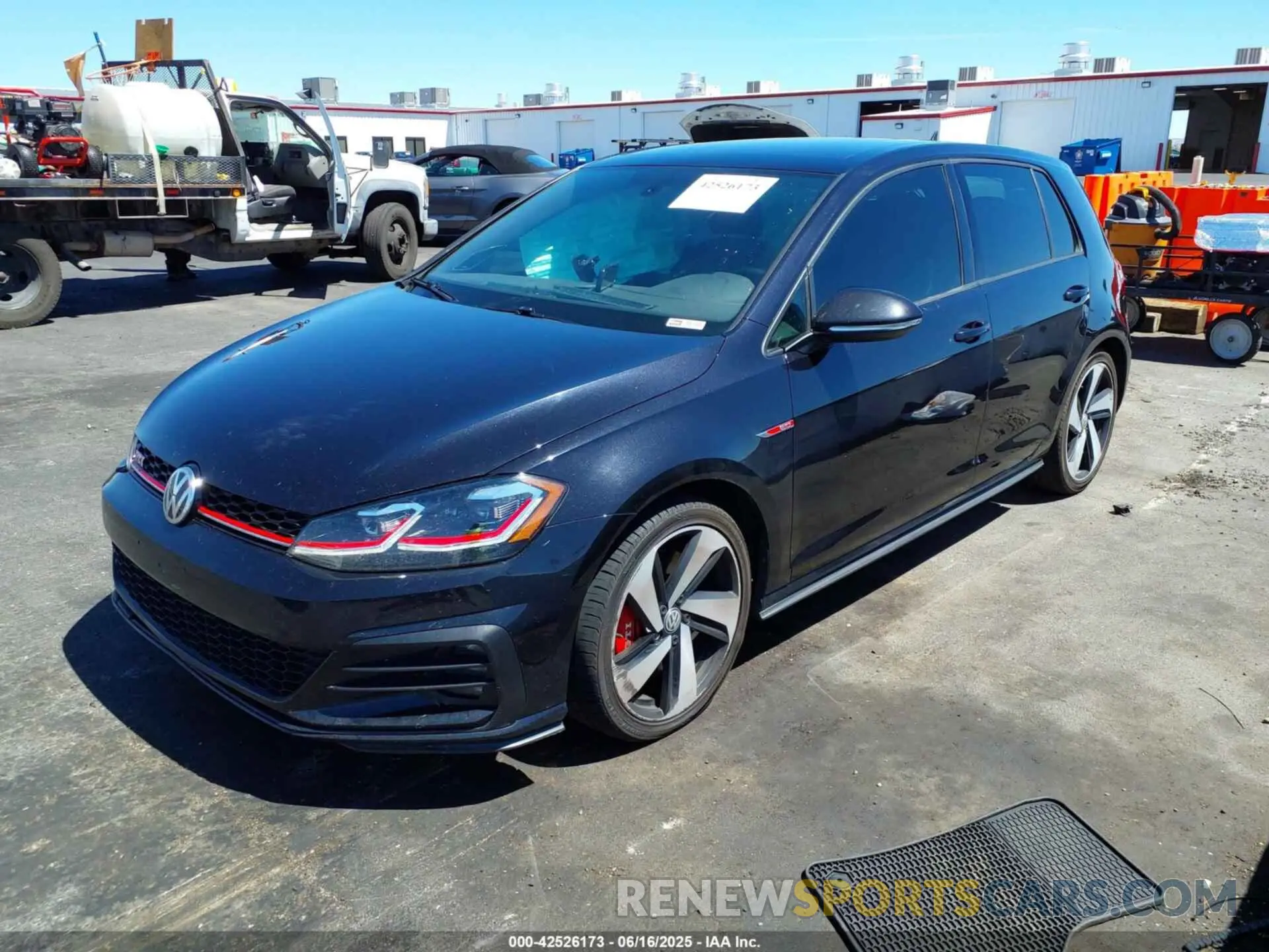 2 fotografías del automóvil dañado 3VW6T7AU9KM018537 VOLKSWAGEN GOLF GTI 2019