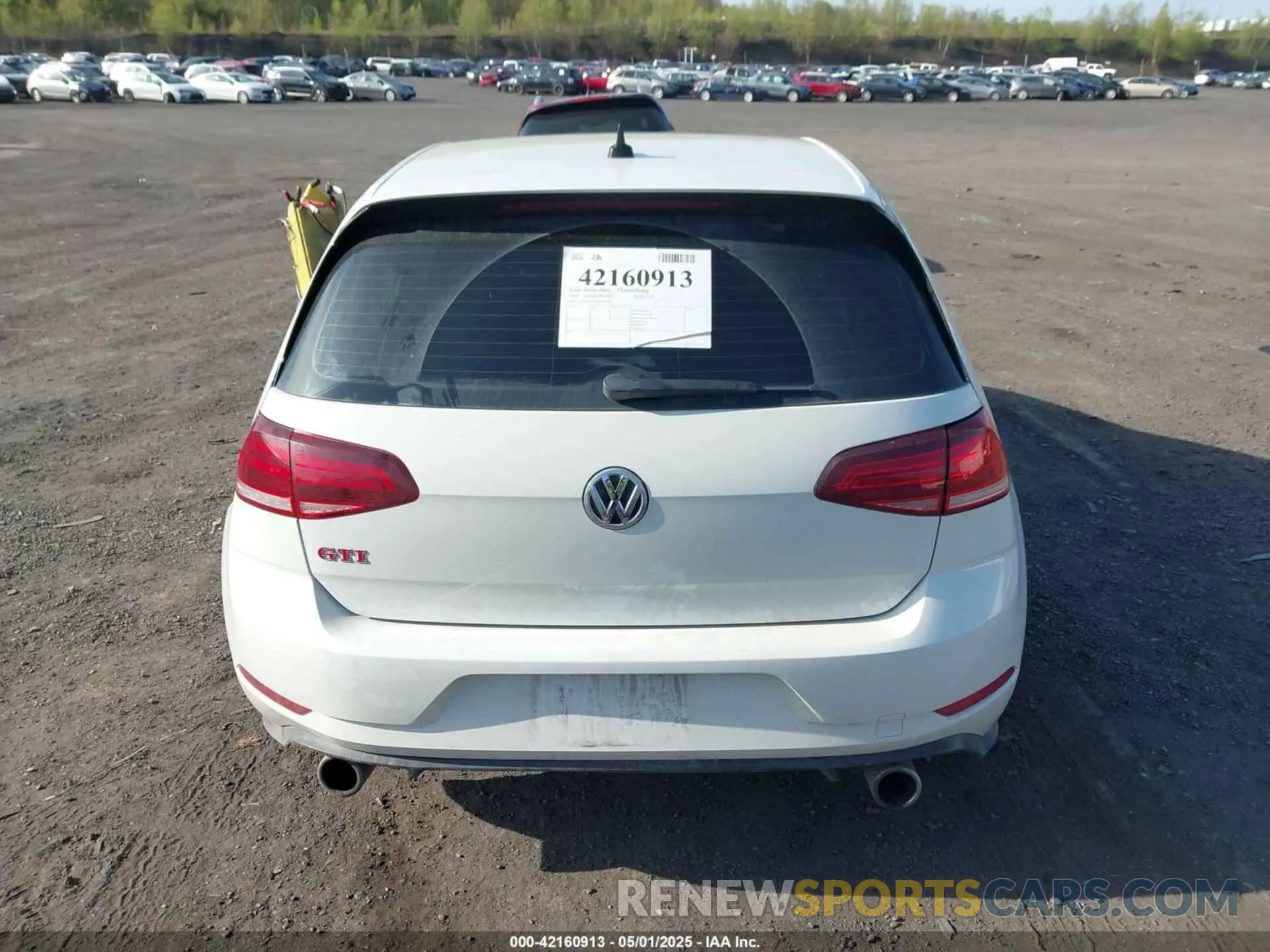 16 fotografías del automóvil dañado 3VW6T7AU9KM036164 VOLKSWAGEN GOLF GTI 2019