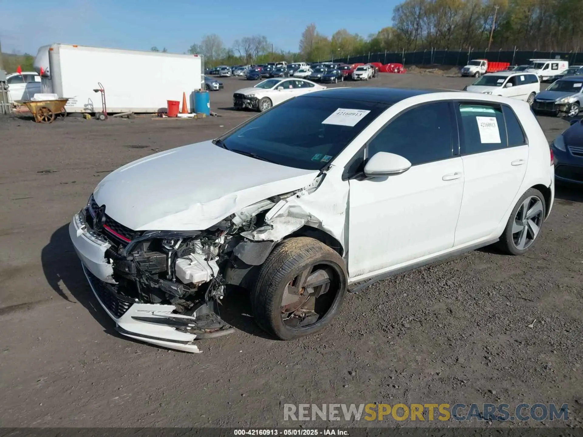 2 fotografías del automóvil dañado 3VW6T7AU9KM036164 VOLKSWAGEN GOLF GTI 2019