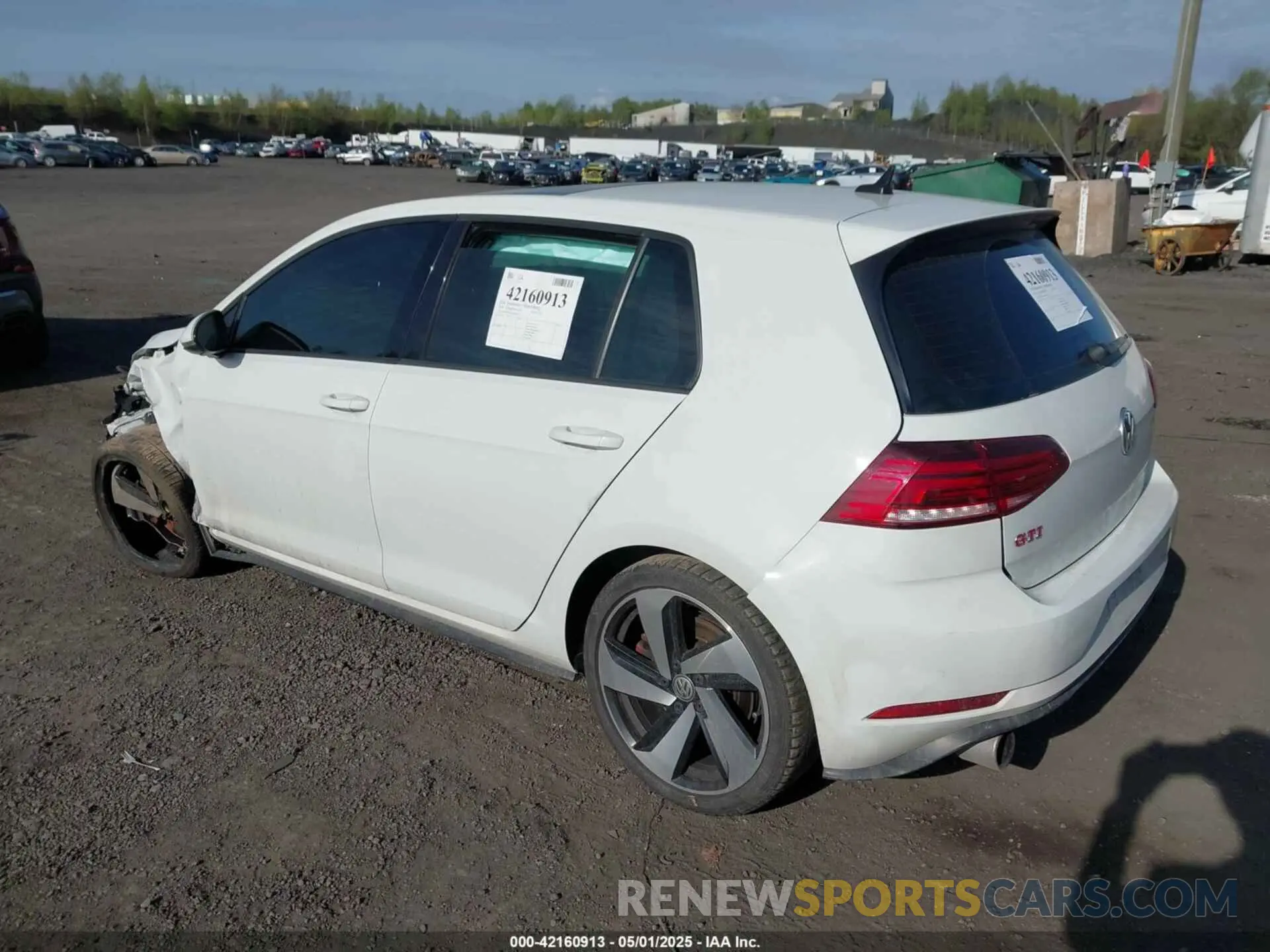 3 fotografías del automóvil dañado 3VW6T7AU9KM036164 VOLKSWAGEN GOLF GTI 2019