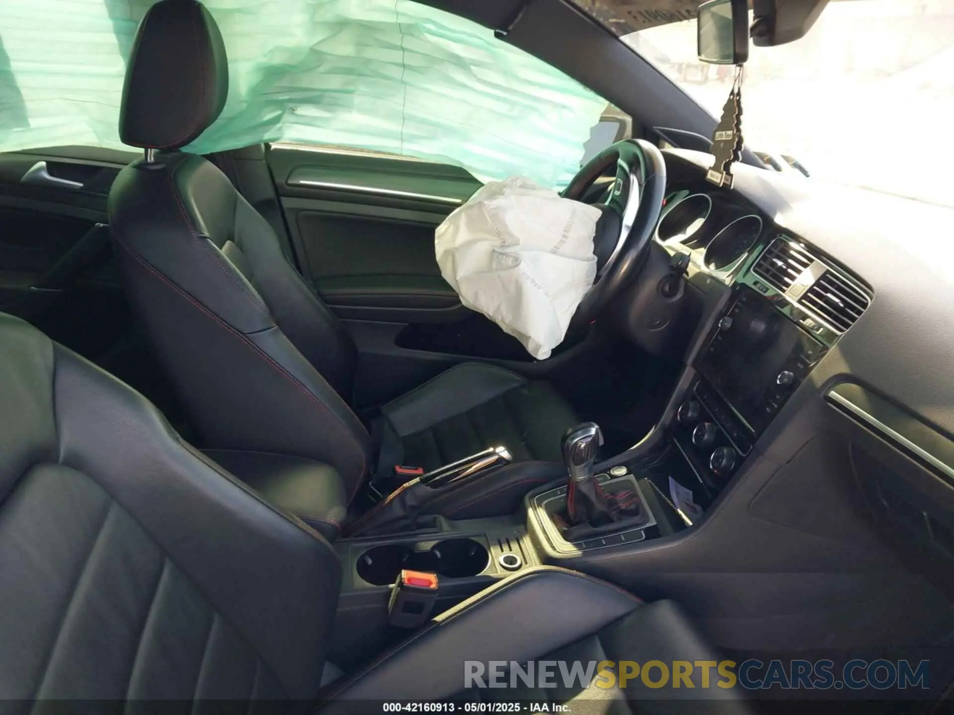 5 fotografías del automóvil dañado 3VW6T7AU9KM036164 VOLKSWAGEN GOLF GTI 2019