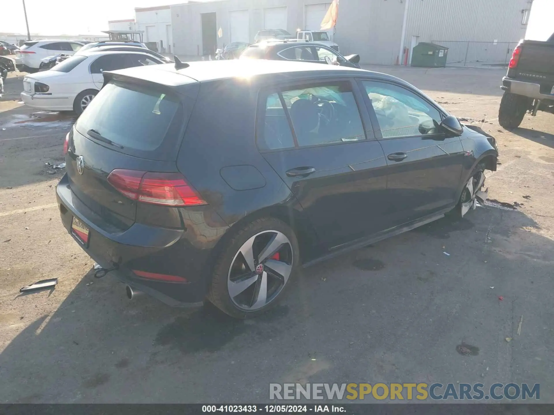 4 fotografías del automóvil dañado 3VW5T7AU3LM005330 VOLKSWAGEN GOLF GTI 2020