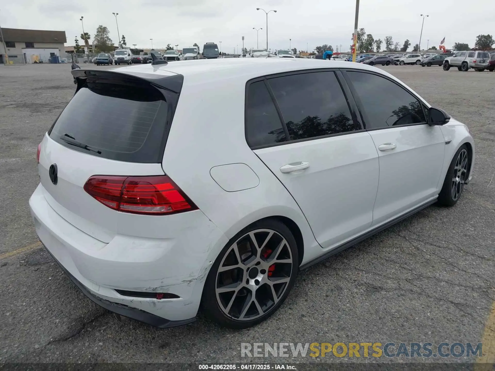 4 fotografías del automóvil dañado 3VW6T7AU4LM017510 VOLKSWAGEN GOLF GTI 2020