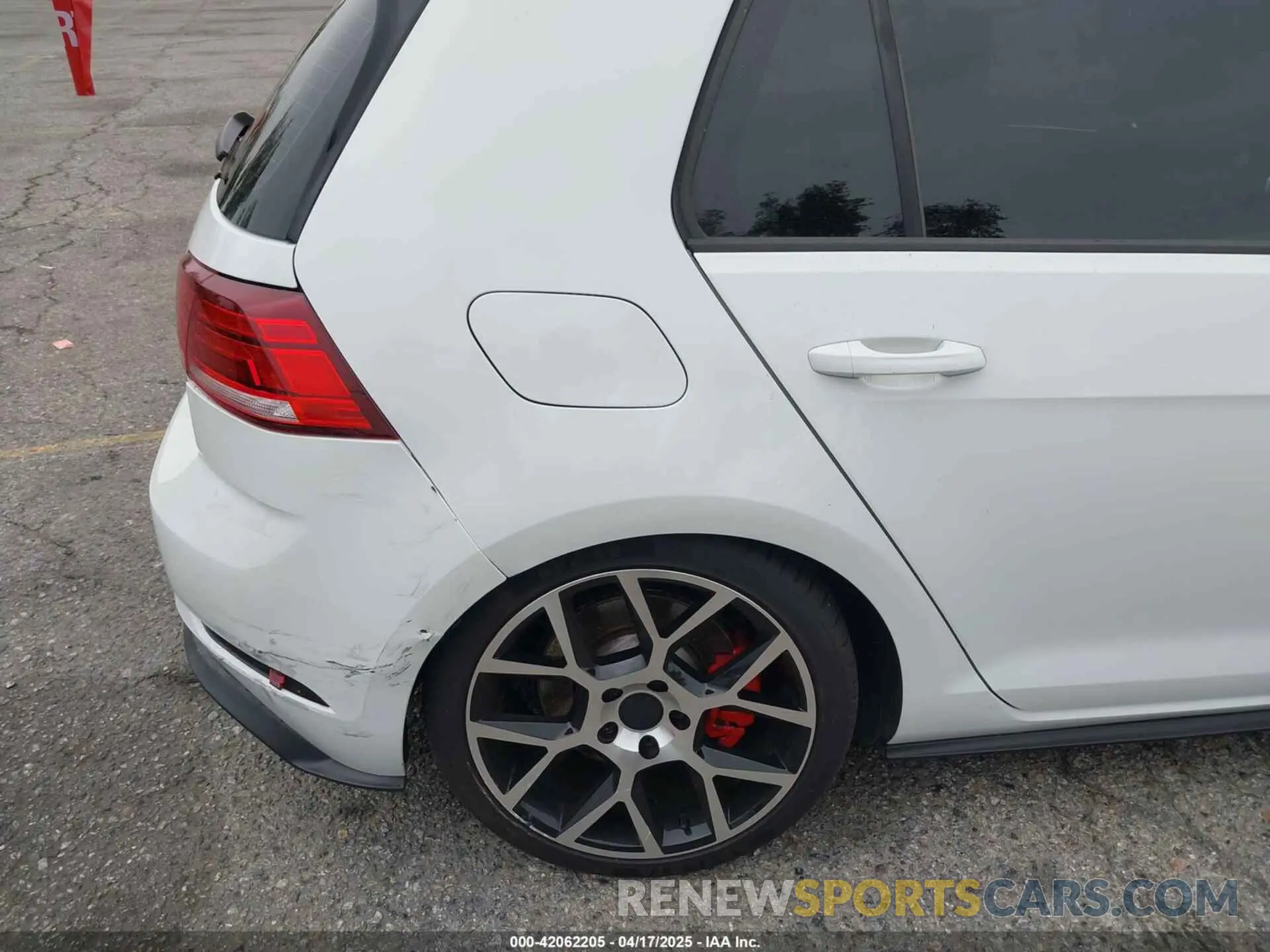 6 fotografías del automóvil dañado 3VW6T7AU4LM017510 VOLKSWAGEN GOLF GTI 2020