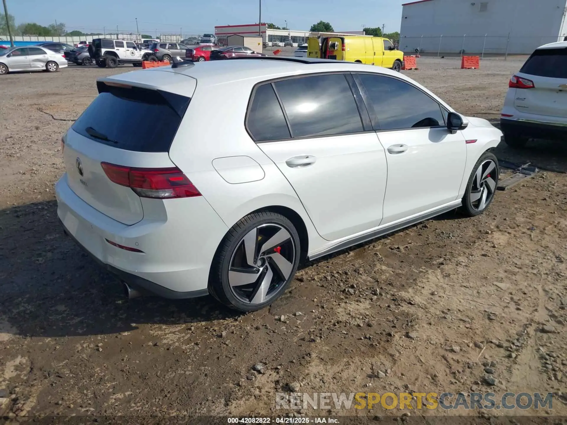 4 fotografías del automóvil dañado WVW387CD0NW220577 VOLKSWAGEN GOLF GTI 2022