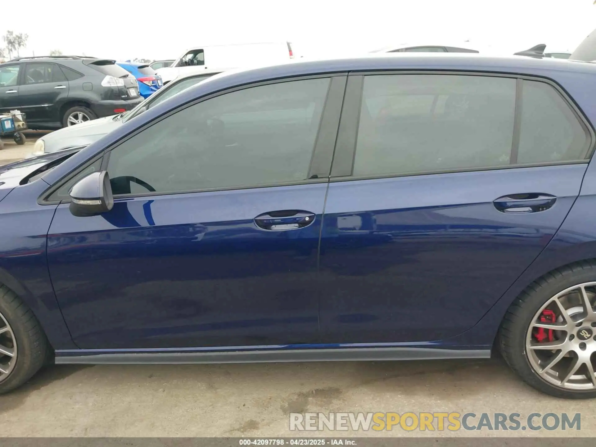 14 fotografías del automóvil dañado WVWG87CD8NW202183 VOLKSWAGEN GOLF GTI 2022