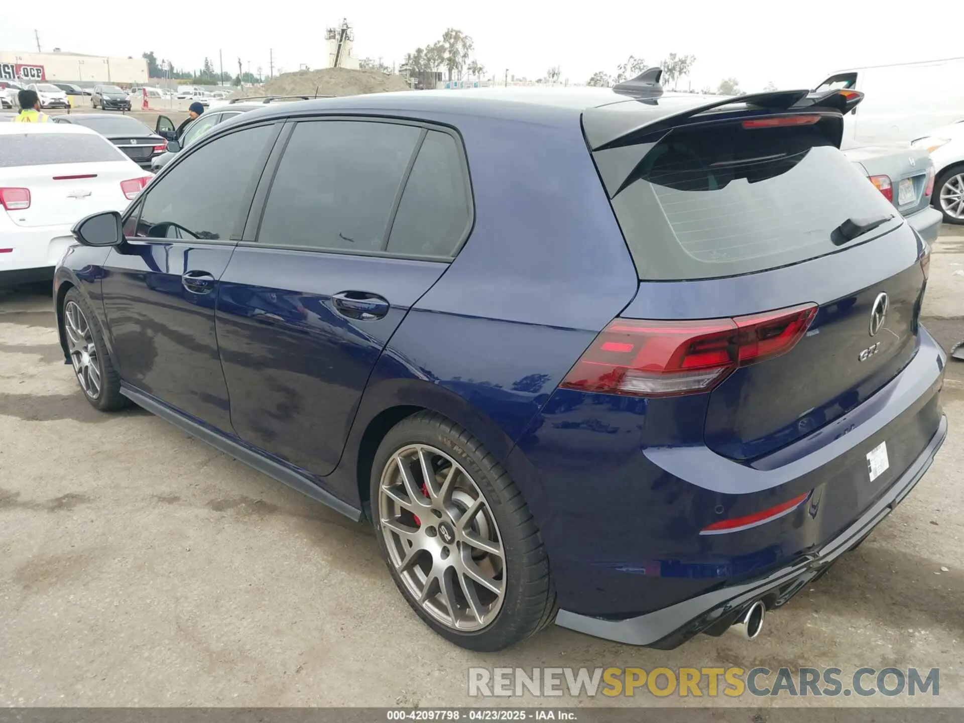 3 fotografías del automóvil dañado WVWG87CD8NW202183 VOLKSWAGEN GOLF GTI 2022