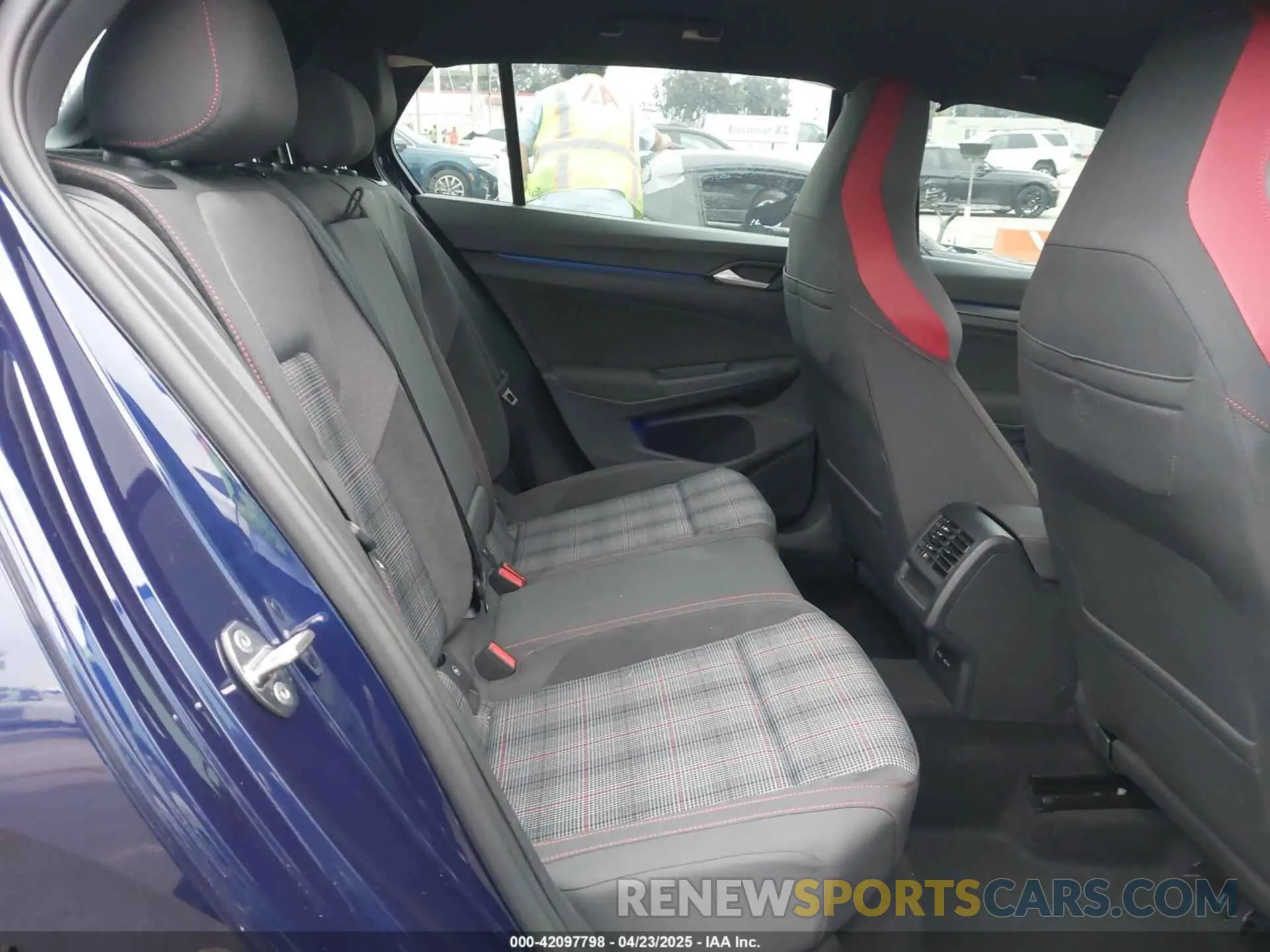 8 fotografías del automóvil dañado WVWG87CD8NW202183 VOLKSWAGEN GOLF GTI 2022