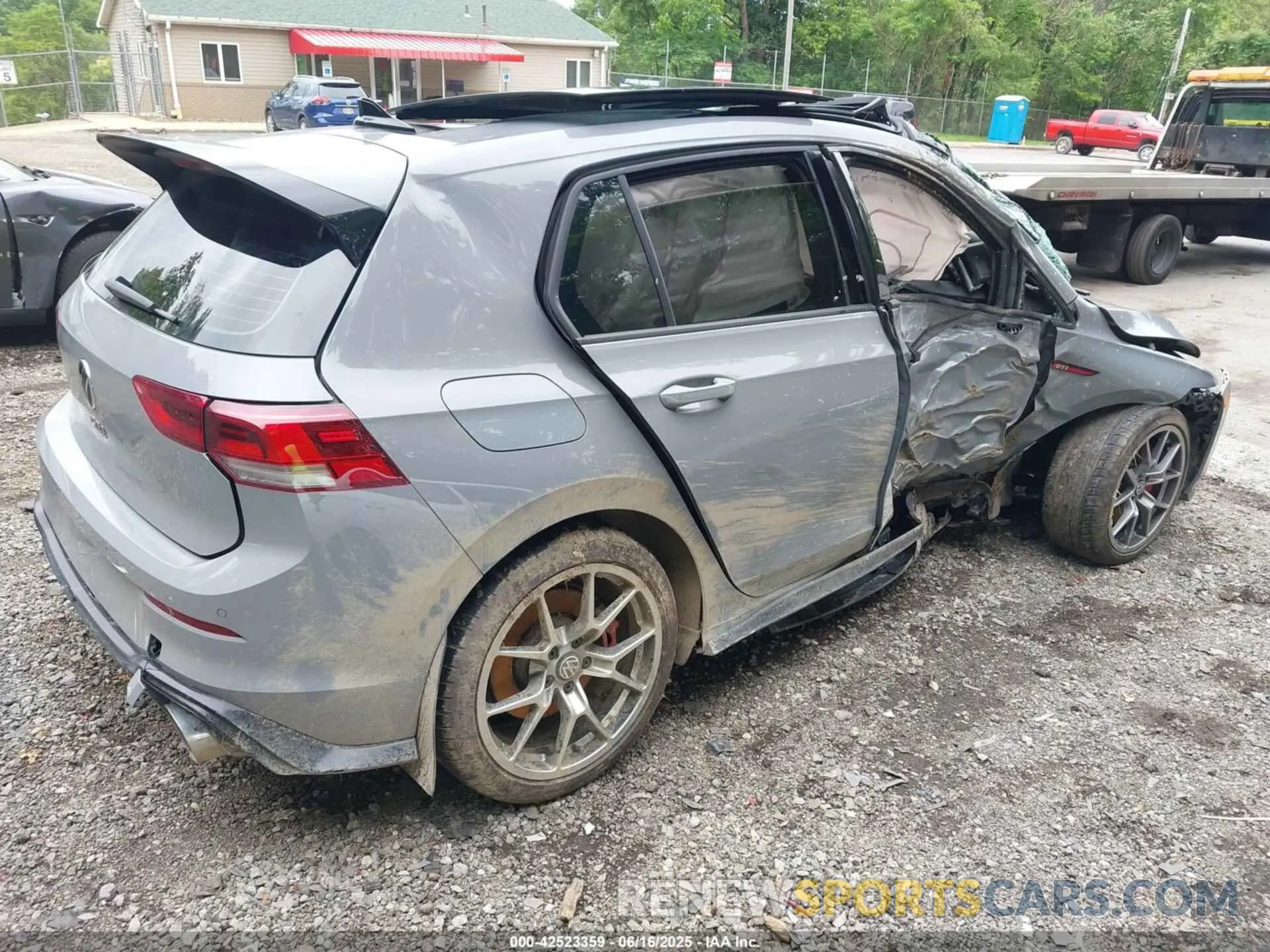 4 fotografías del automóvil dañado WVW2A7CD0PW117839 VOLKSWAGEN GOLF GTI 2023