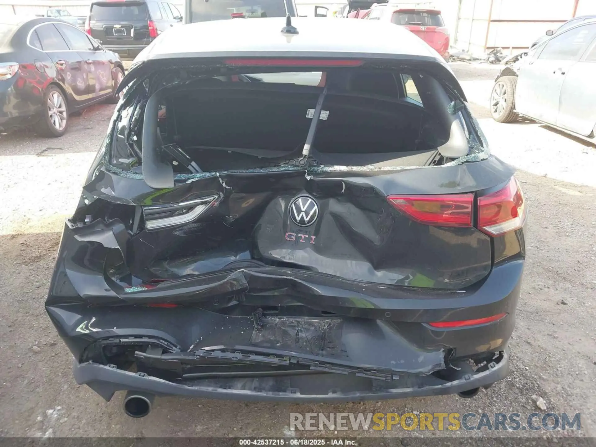 6 fotografías del automóvil dañado WVWGA7CD7RW219356 VOLKSWAGEN GOLF GTI 2024