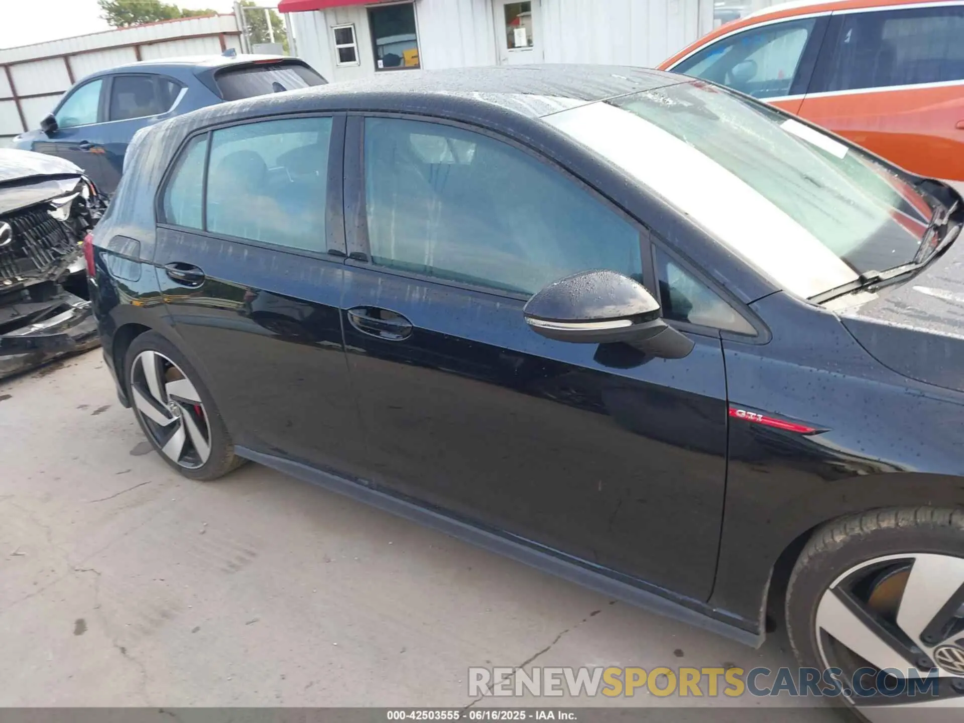 13 fotografías del automóvil dañado WVWGA7CDXRW214636 VOLKSWAGEN GOLF GTI 2024