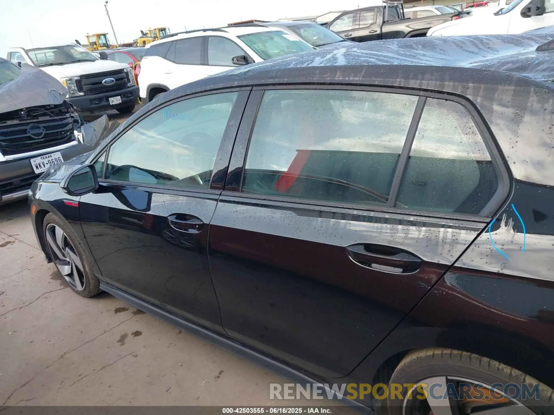 14 fotografías del automóvil dañado WVWGA7CDXRW214636 VOLKSWAGEN GOLF GTI 2024