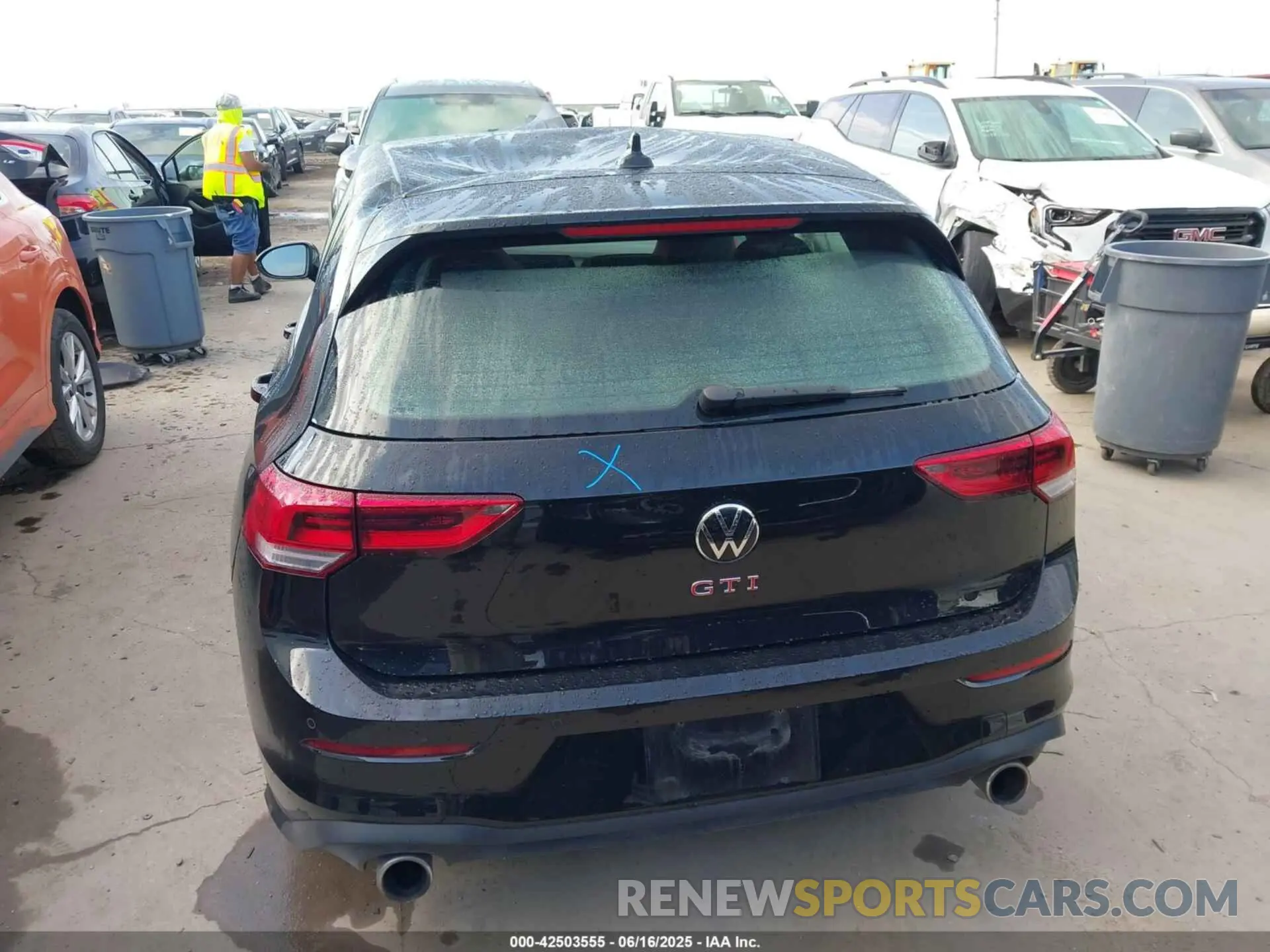 16 fotografías del automóvil dañado WVWGA7CDXRW214636 VOLKSWAGEN GOLF GTI 2024