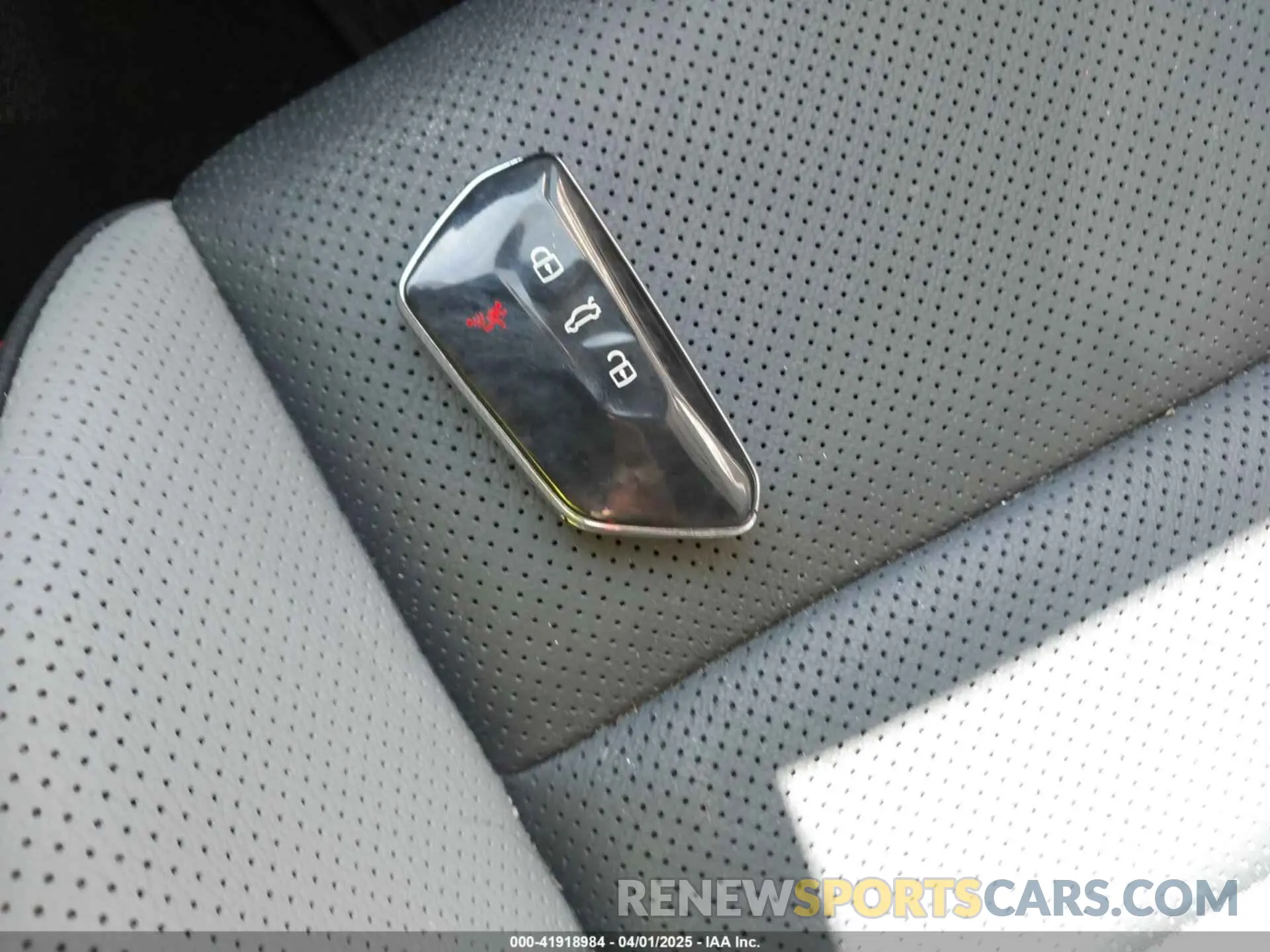 11 fotografías del automóvil dañado WVWVA7CDXRW148094 VOLKSWAGEN GOLF GTI 2024