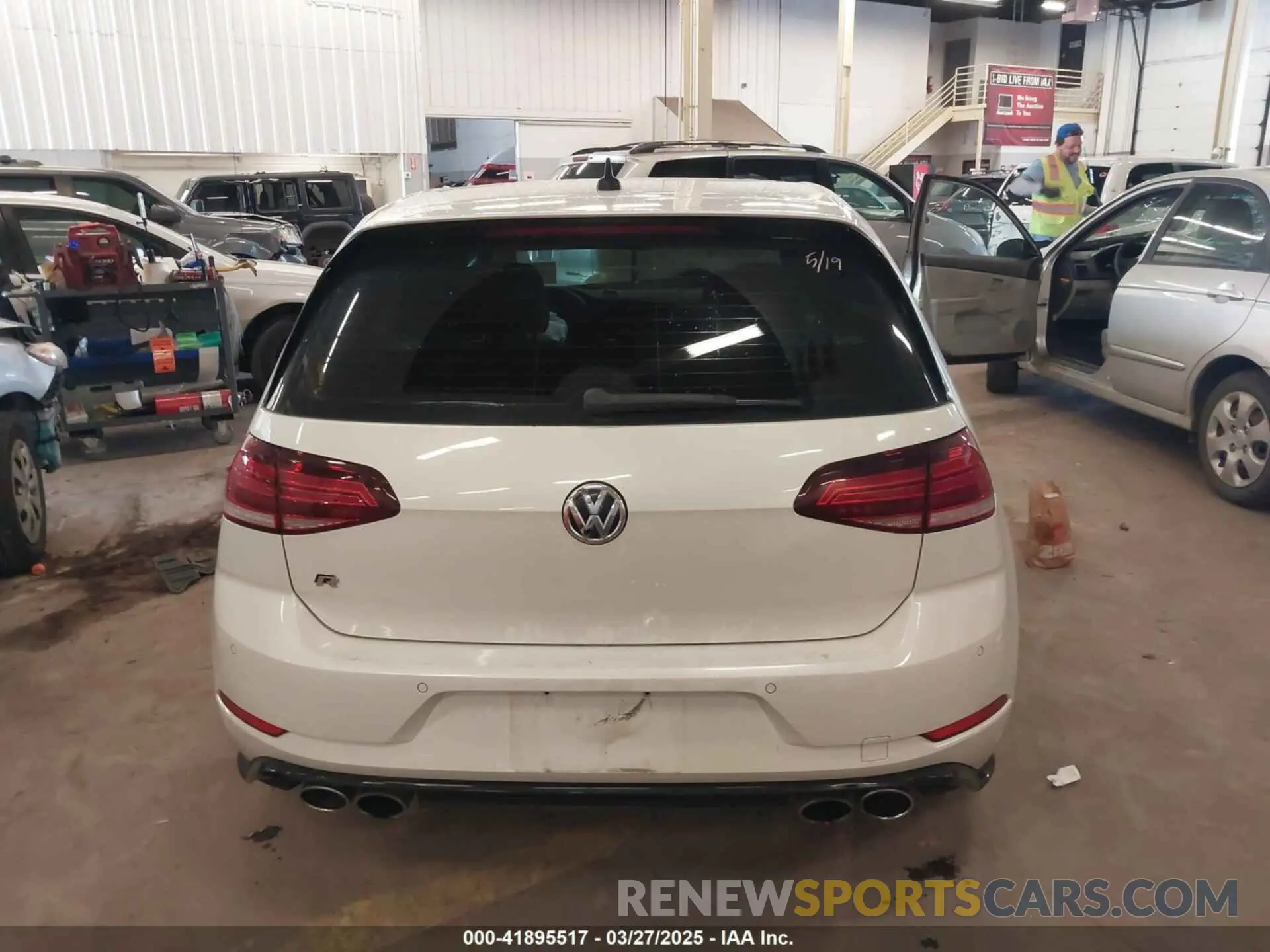 17 fotografías del automóvil dañado WVWVA7AU4KW219878 VOLKSWAGEN GOLF R 2019