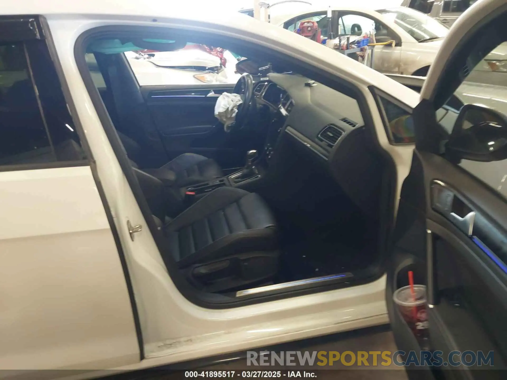5 fotografías del automóvil dañado WVWVA7AU4KW219878 VOLKSWAGEN GOLF R 2019