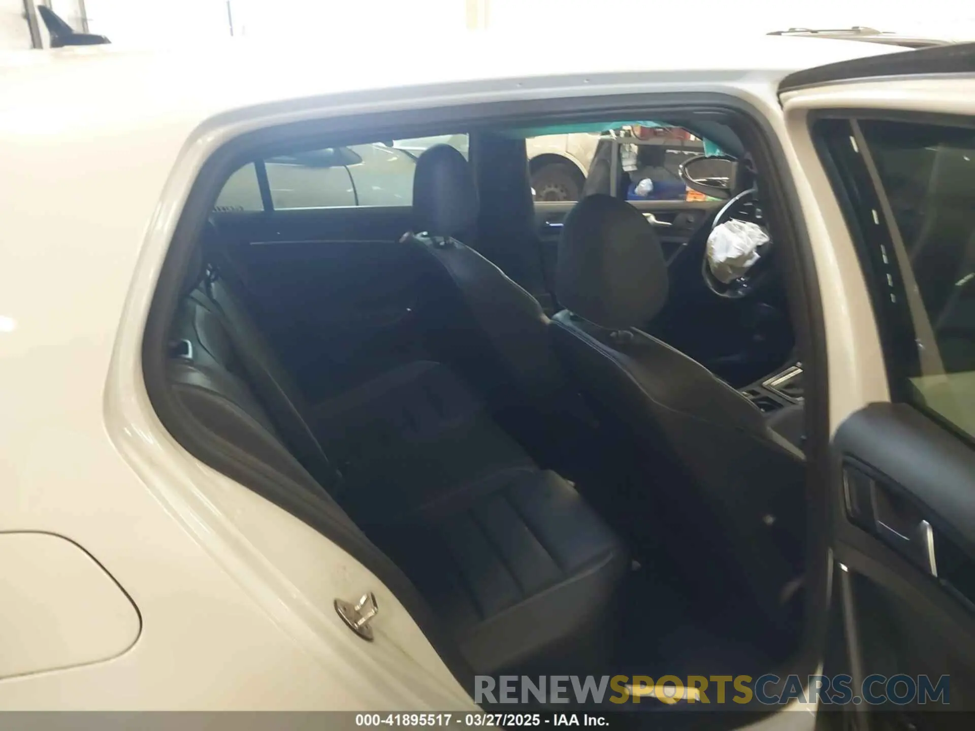 8 fotografías del automóvil dañado WVWVA7AU4KW219878 VOLKSWAGEN GOLF R 2019