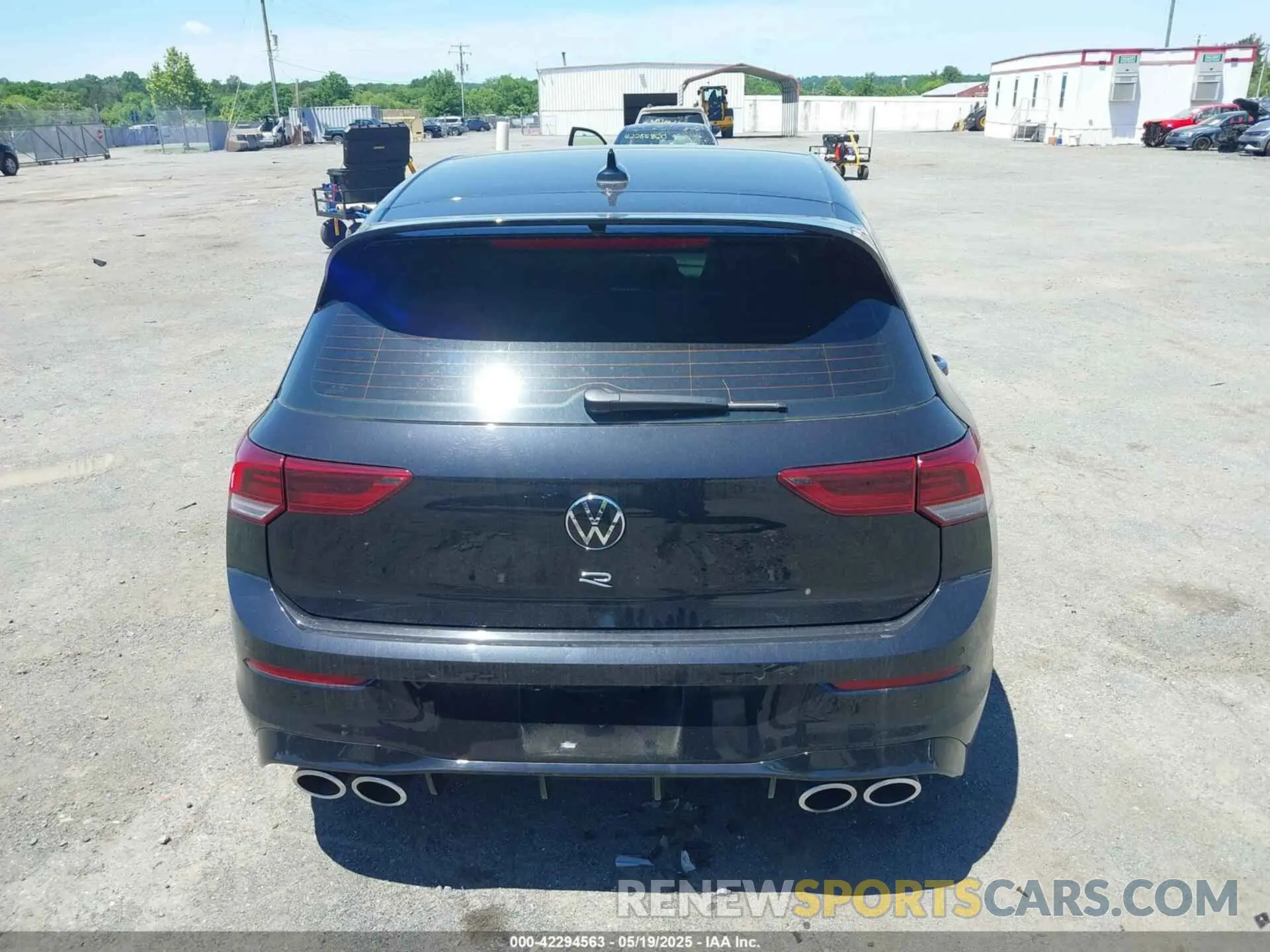 16 fotografías del automóvil dañado WVWEB7CD7RW158966 VOLKSWAGEN GOLF R 2024