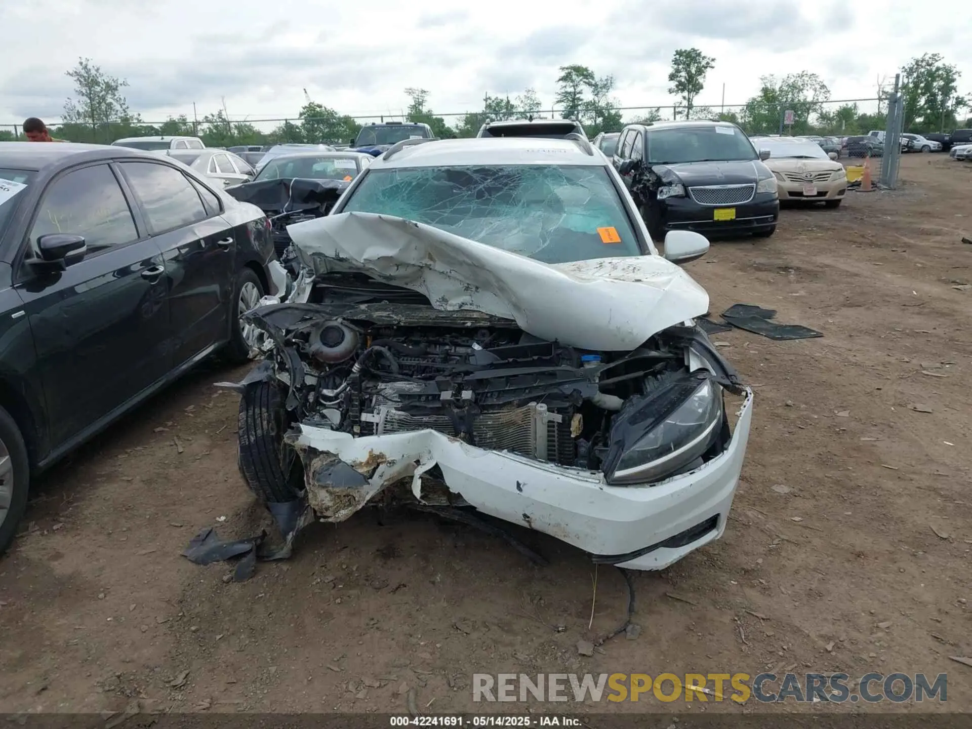 12 fotografías del automóvil dañado 3VW117AUXKM508467 VOLKSWAGEN GOLF SPORTWAGEN 2019
