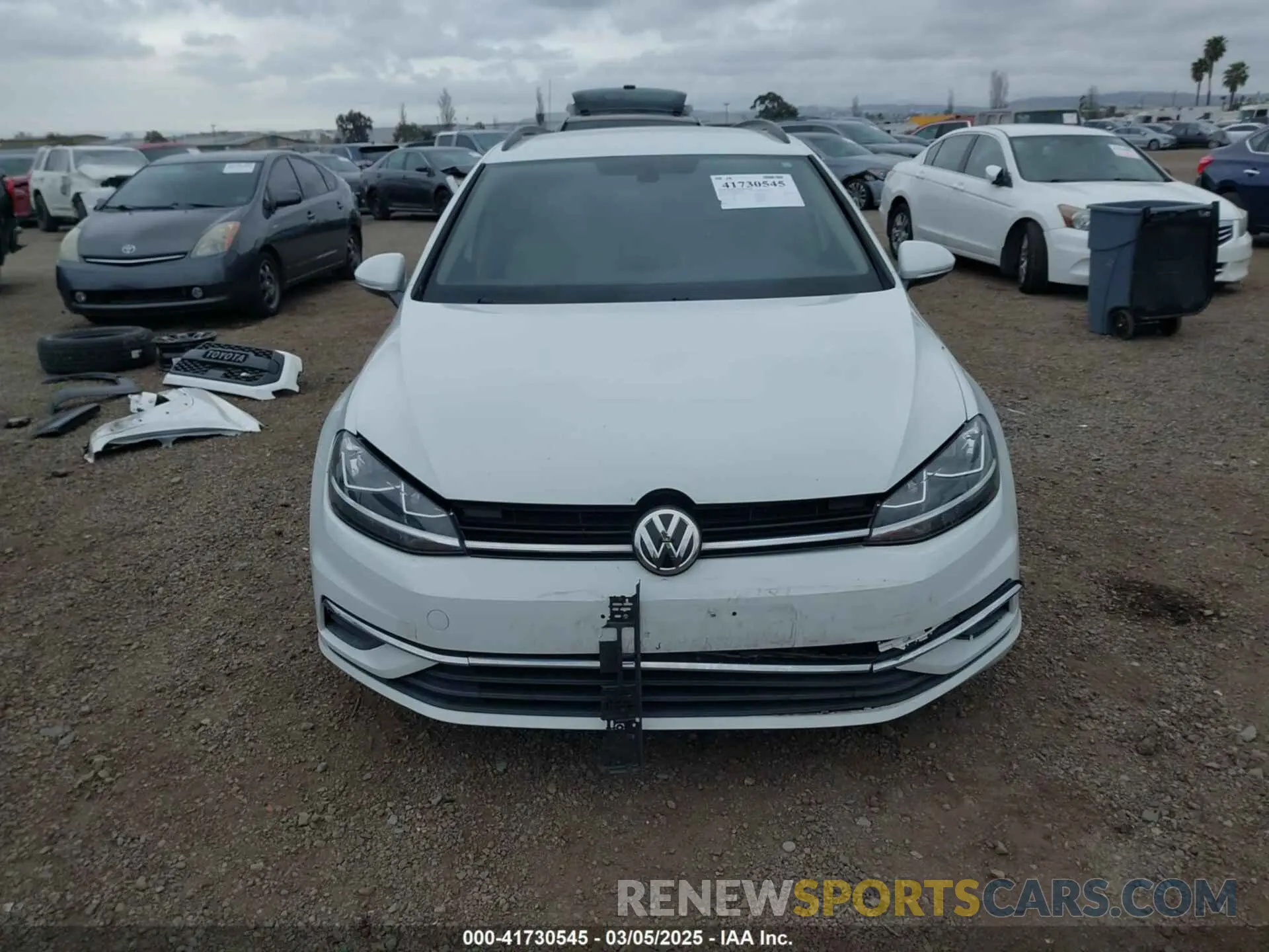 12 fotografías del automóvil dañado 3VWT57AU9KM510272 VOLKSWAGEN GOLF SPORTWAGEN 2019