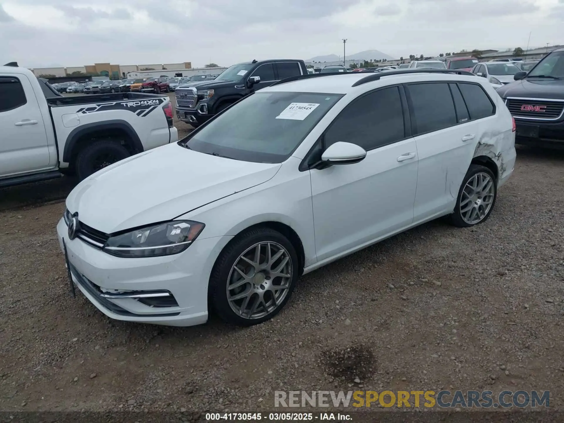 2 fotografías del automóvil dañado 3VWT57AU9KM510272 VOLKSWAGEN GOLF SPORTWAGEN 2019