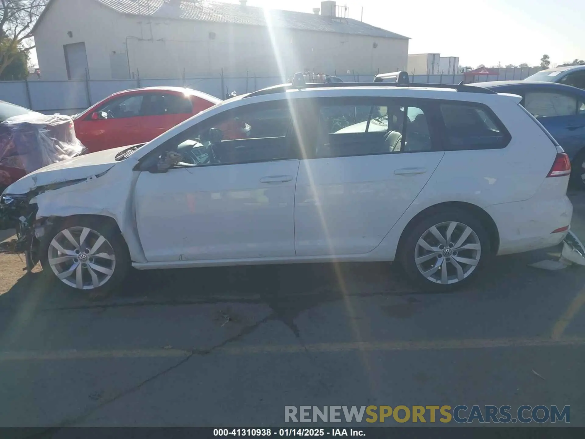 15 fotografías del automóvil dañado 3VWY57AU1KM507386 VOLKSWAGEN GOLF SPORTWAGEN 2019