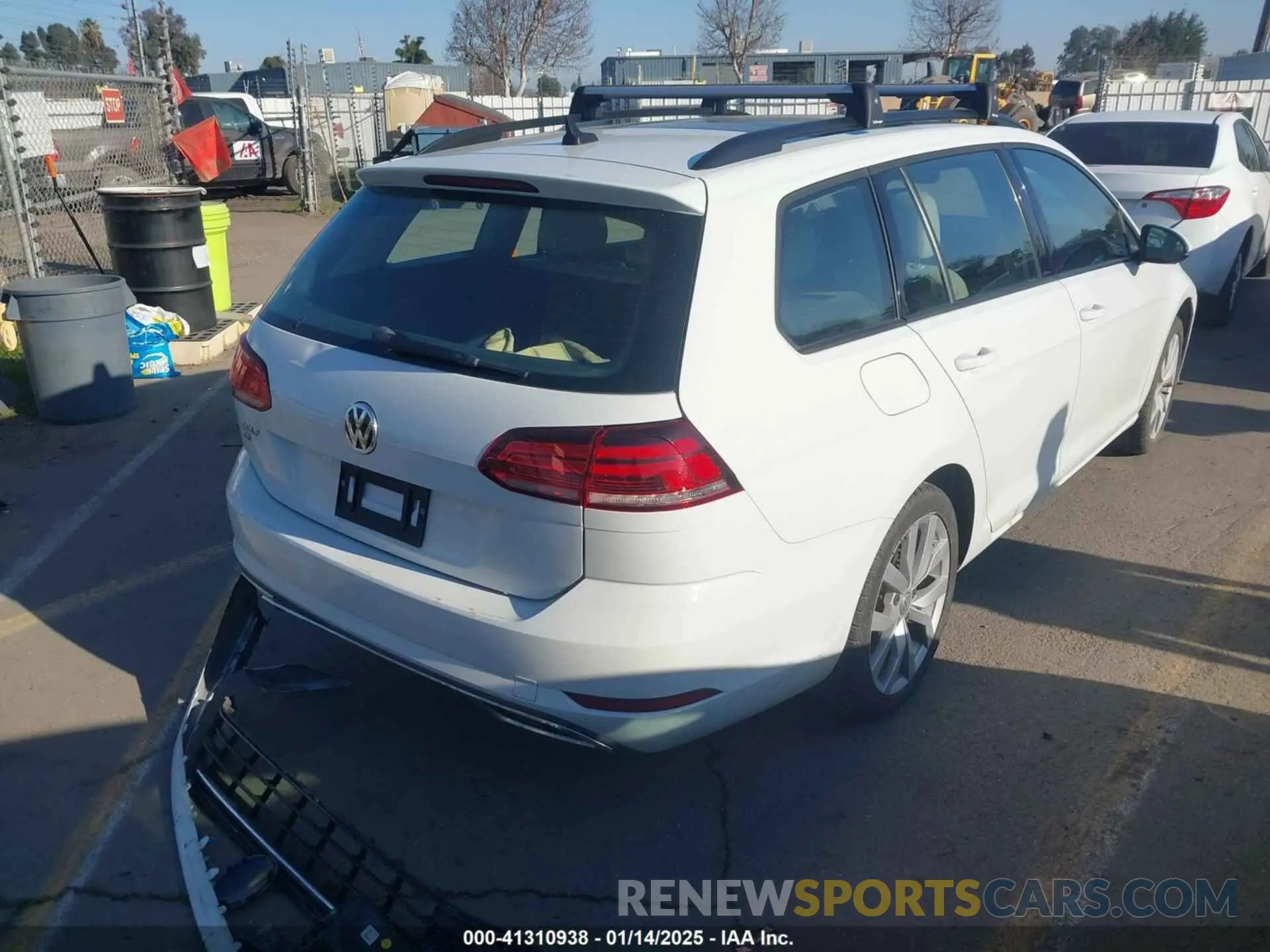 4 fotografías del automóvil dañado 3VWY57AU1KM507386 VOLKSWAGEN GOLF SPORTWAGEN 2019