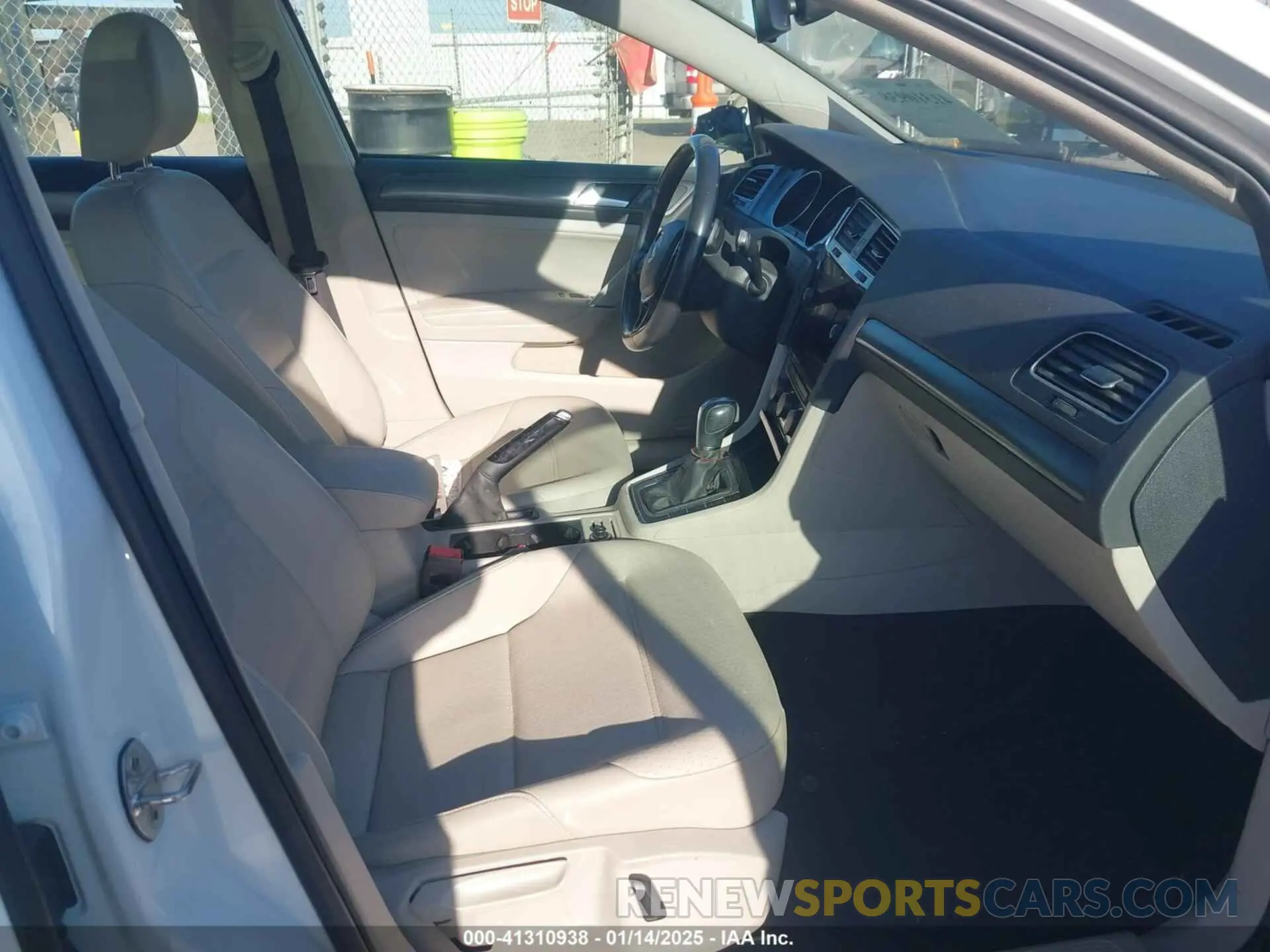 5 fotografías del automóvil dañado 3VWY57AU1KM507386 VOLKSWAGEN GOLF SPORTWAGEN 2019