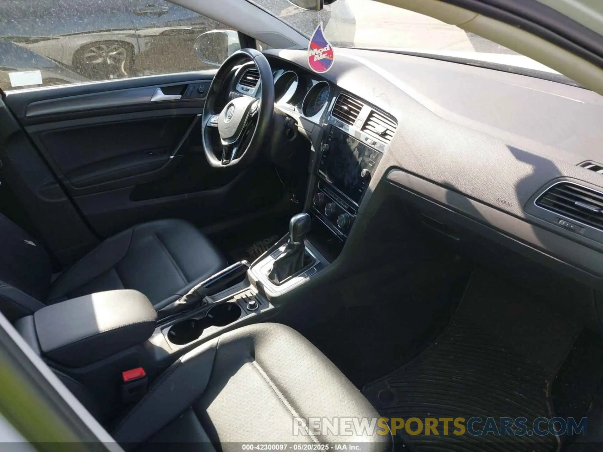 5 fotografías del automóvil dañado 3VWY57AU3KM515165 VOLKSWAGEN GOLF SPORTWAGEN 2019