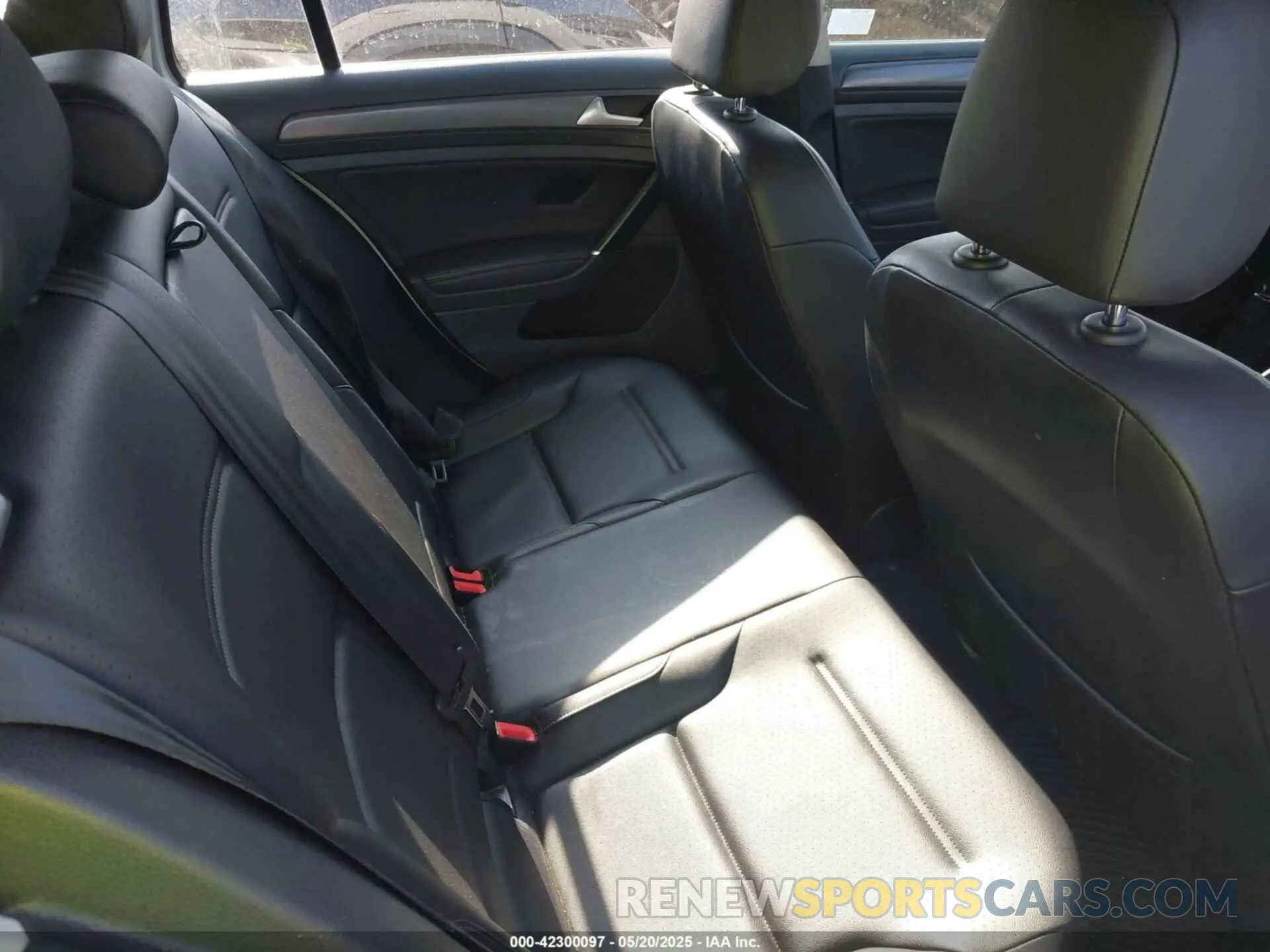 8 fotografías del automóvil dañado 3VWY57AU3KM515165 VOLKSWAGEN GOLF SPORTWAGEN 2019