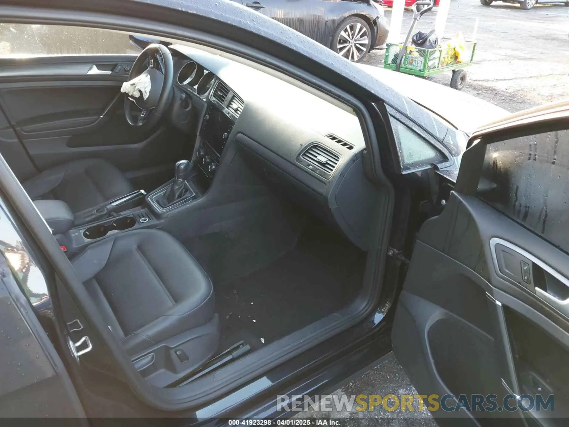 5 fotografías del automóvil dañado 3VWY57AU6KM507092 VOLKSWAGEN GOLF SPORTWAGEN 2019