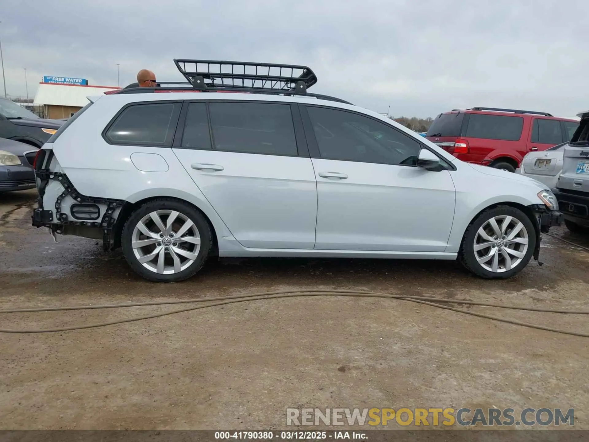 14 fotografías del automóvil dañado 3VWY57AU7KM502547 VOLKSWAGEN GOLF SPORTWAGEN 2019