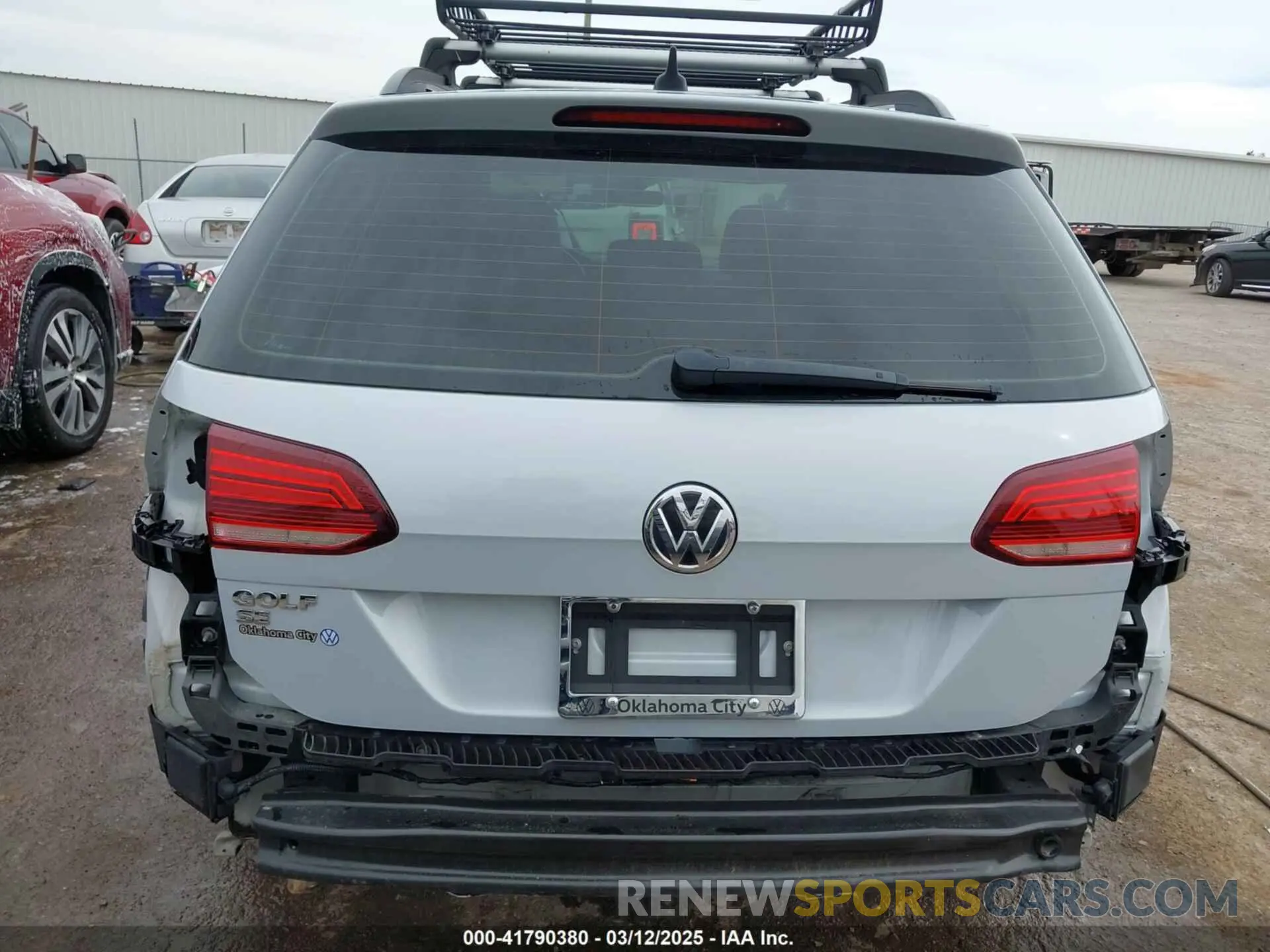17 fotografías del automóvil dañado 3VWY57AU7KM502547 VOLKSWAGEN GOLF SPORTWAGEN 2019