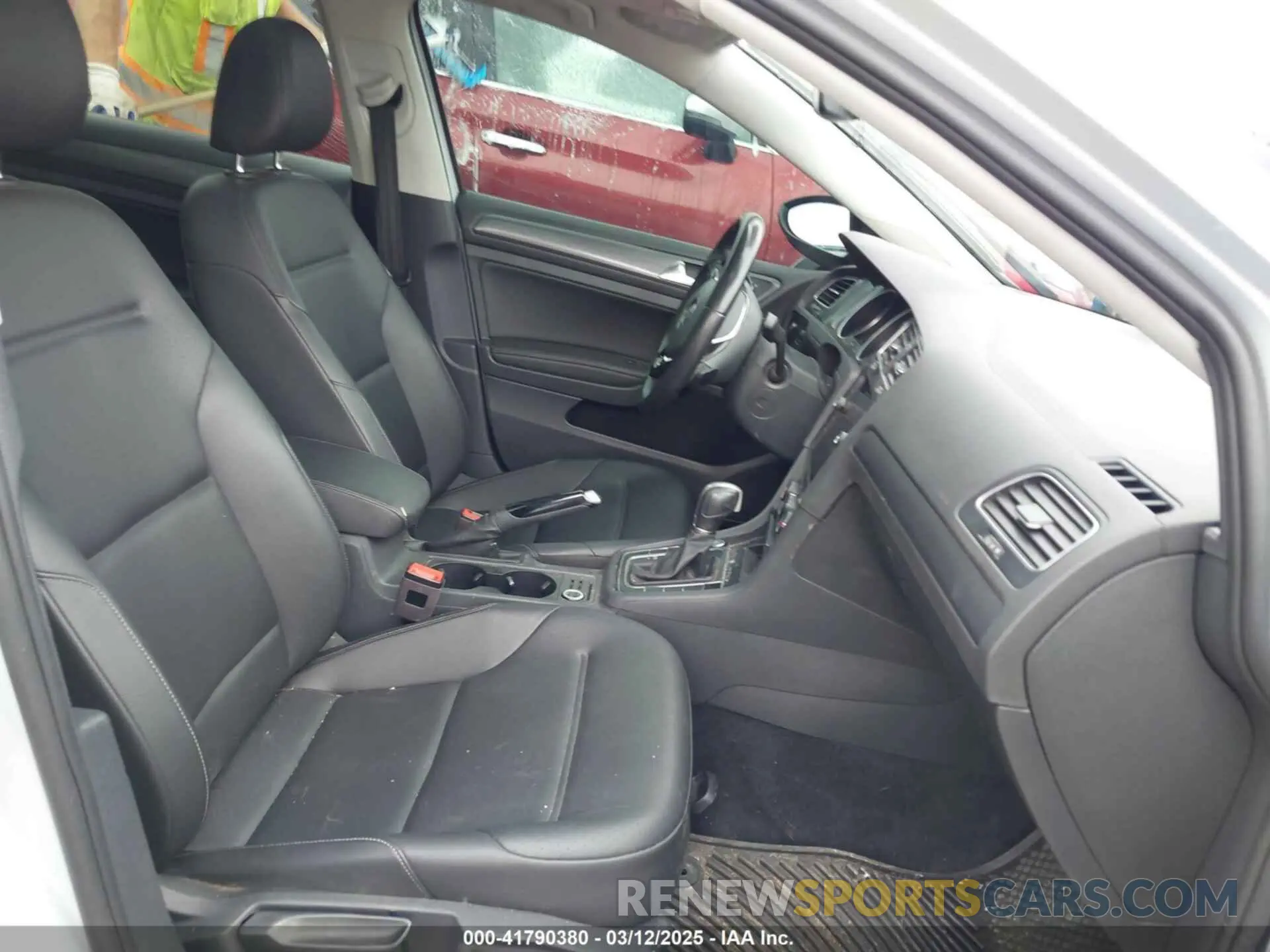 5 fotografías del automóvil dañado 3VWY57AU7KM502547 VOLKSWAGEN GOLF SPORTWAGEN 2019