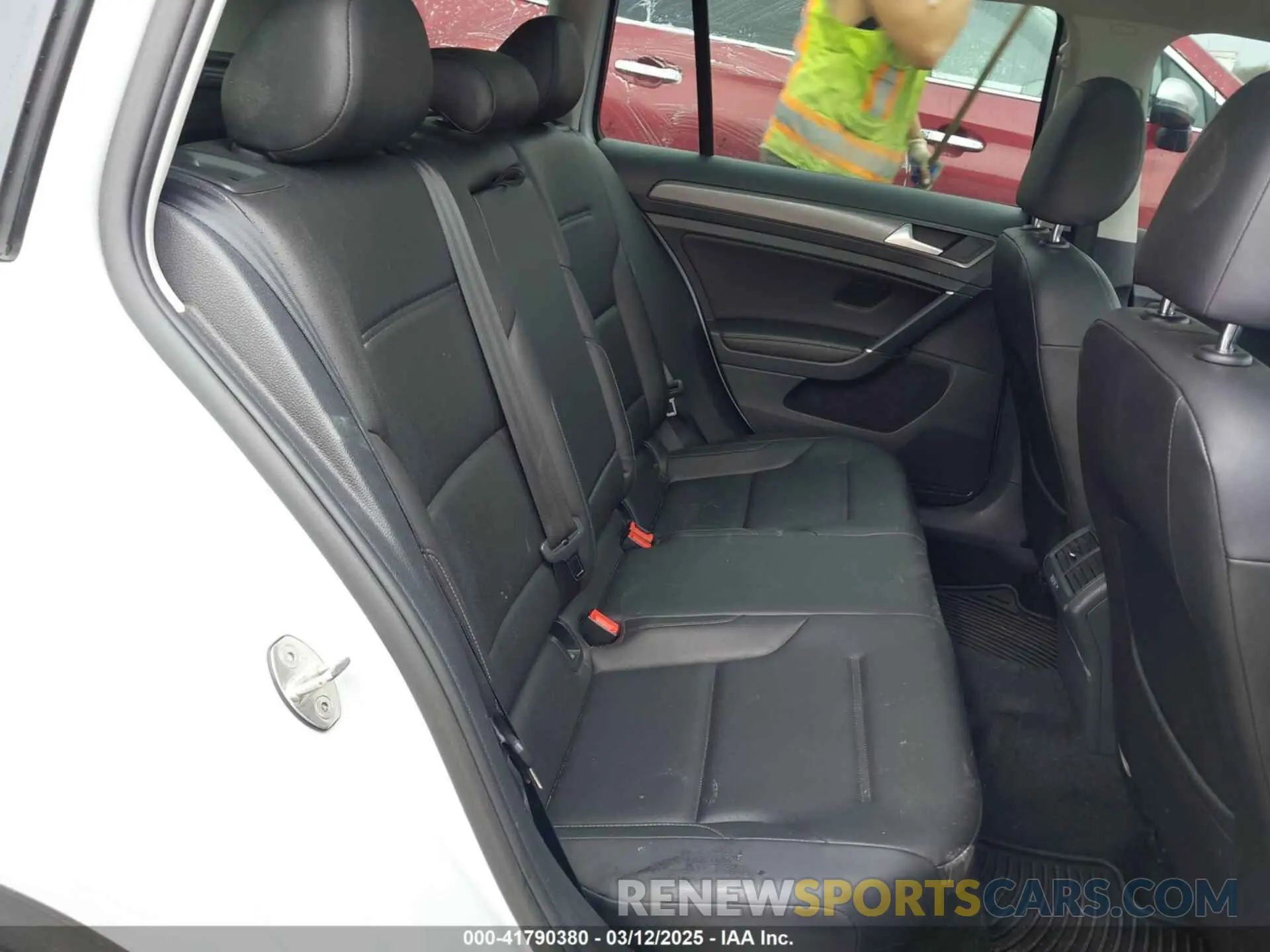 8 fotografías del automóvil dañado 3VWY57AU7KM502547 VOLKSWAGEN GOLF SPORTWAGEN 2019