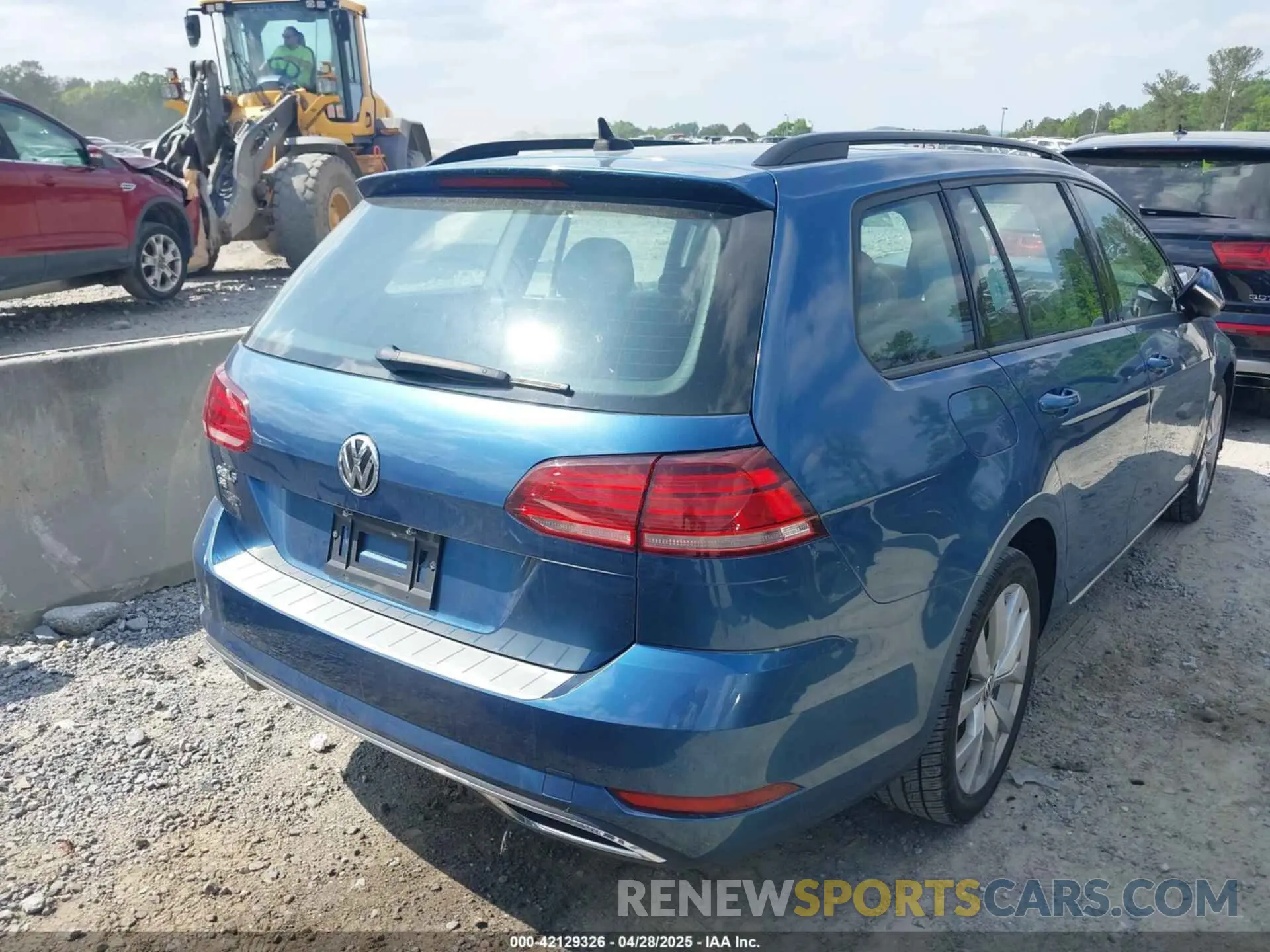 4 fotografías del automóvil dañado 3VWY57AU9KM510861 VOLKSWAGEN GOLF SPORTWAGEN 2019