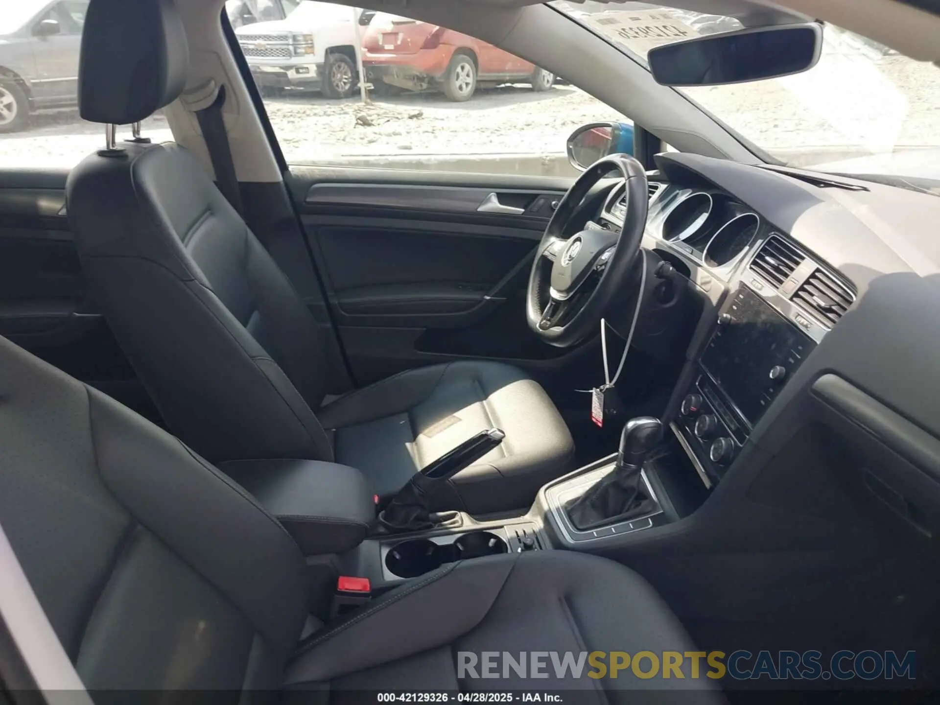 5 fotografías del automóvil dañado 3VWY57AU9KM510861 VOLKSWAGEN GOLF SPORTWAGEN 2019