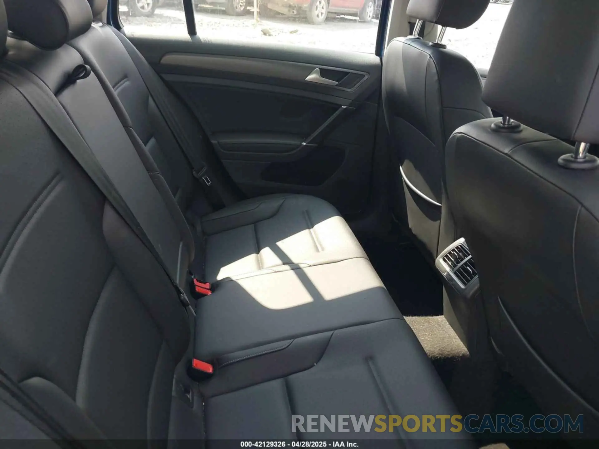 8 fotografías del automóvil dañado 3VWY57AU9KM510861 VOLKSWAGEN GOLF SPORTWAGEN 2019