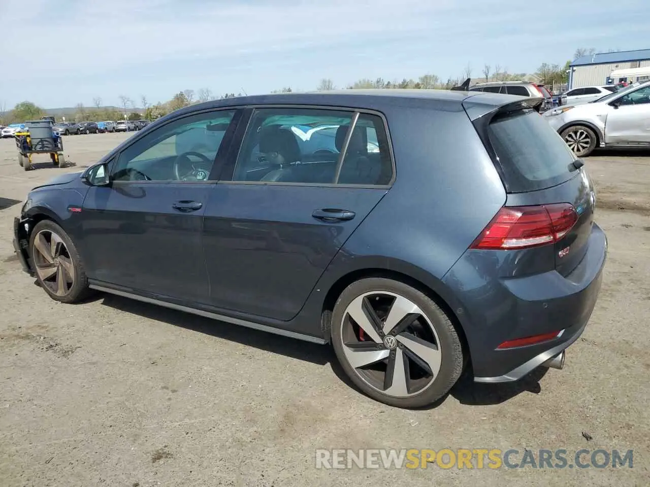2 fotografías del automóvil dañado 3VW5T7AU4KM009725 VOLKSWAGEN GTI 2019