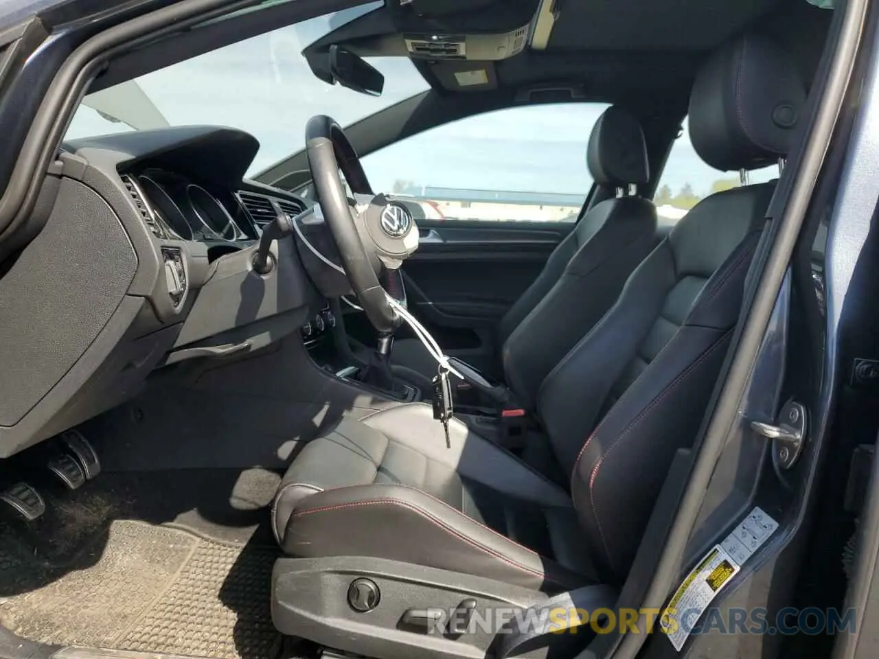 7 fotografías del automóvil dañado 3VW5T7AU4KM009725 VOLKSWAGEN GTI 2019