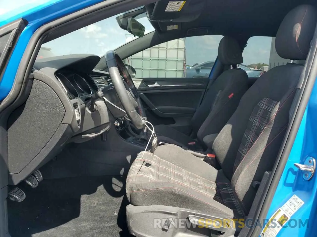 7 fotografías del automóvil dañado 3VW5T7AU8KM015673 VOLKSWAGEN GTI 2019