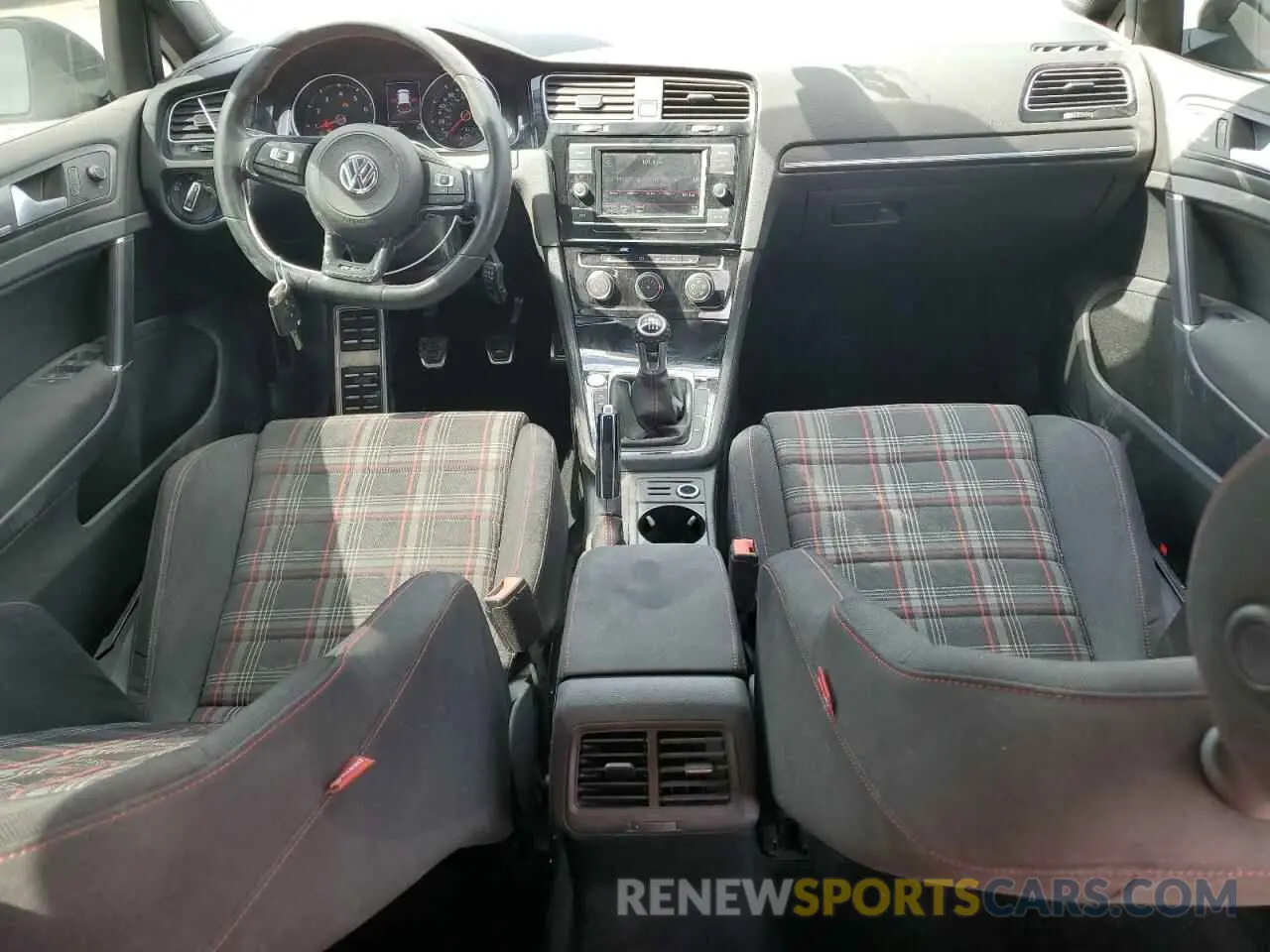 8 fotografías del automóvil dañado 3VW5T7AU8KM015673 VOLKSWAGEN GTI 2019